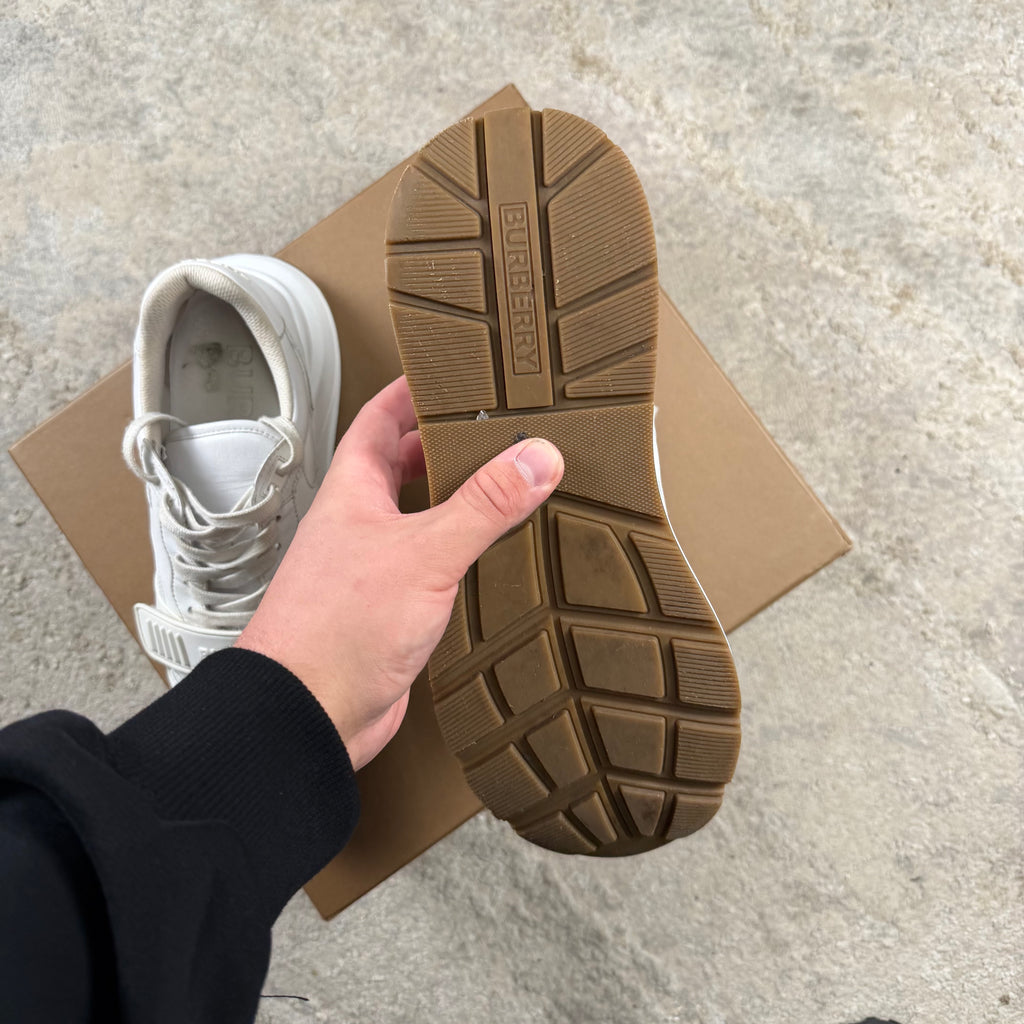 Burberry White Ramsey - UK8