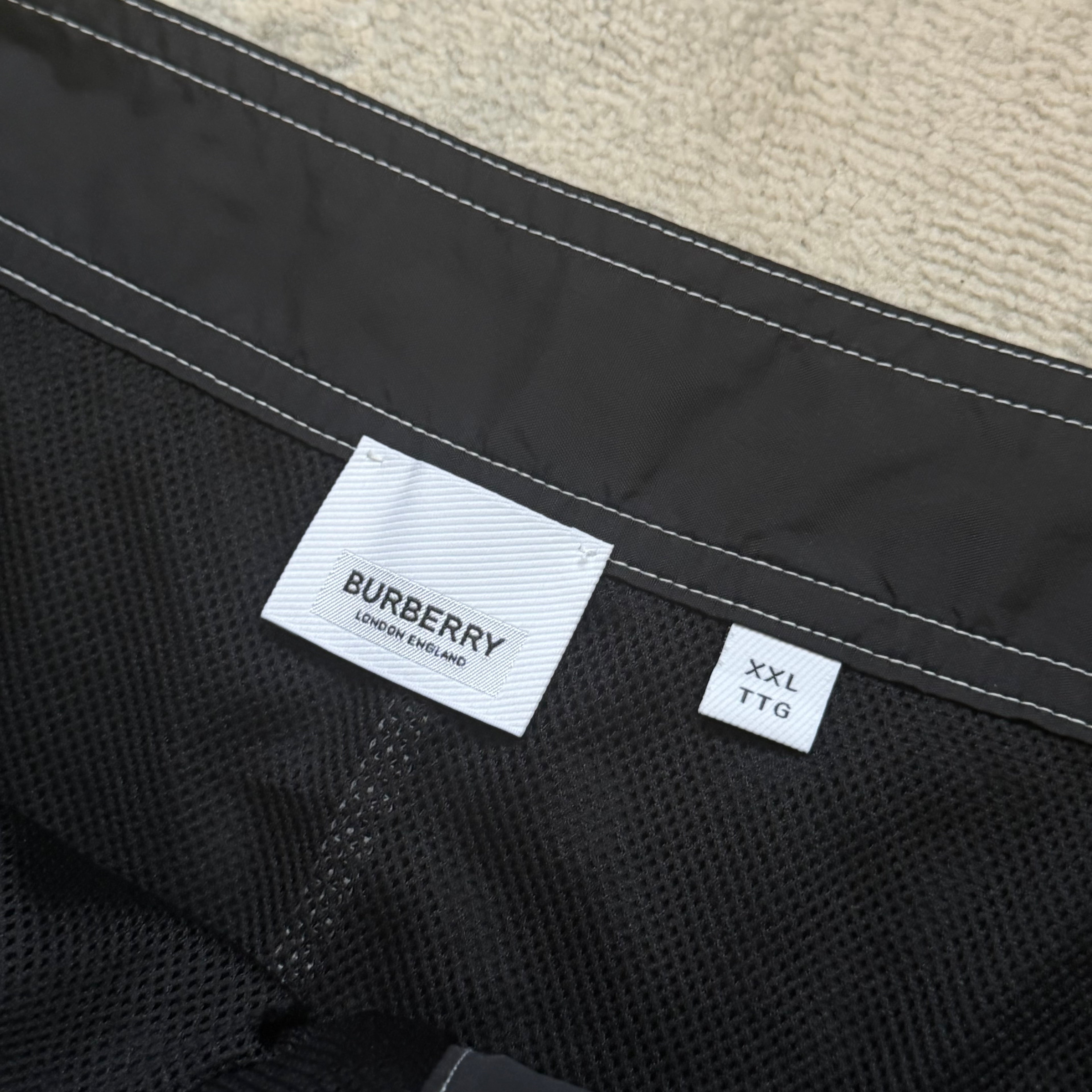 Burberry Board Swimming Shorts - XXL (38)