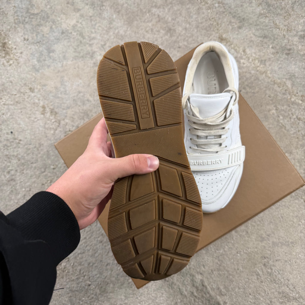 Burberry White Ramsey - UK8