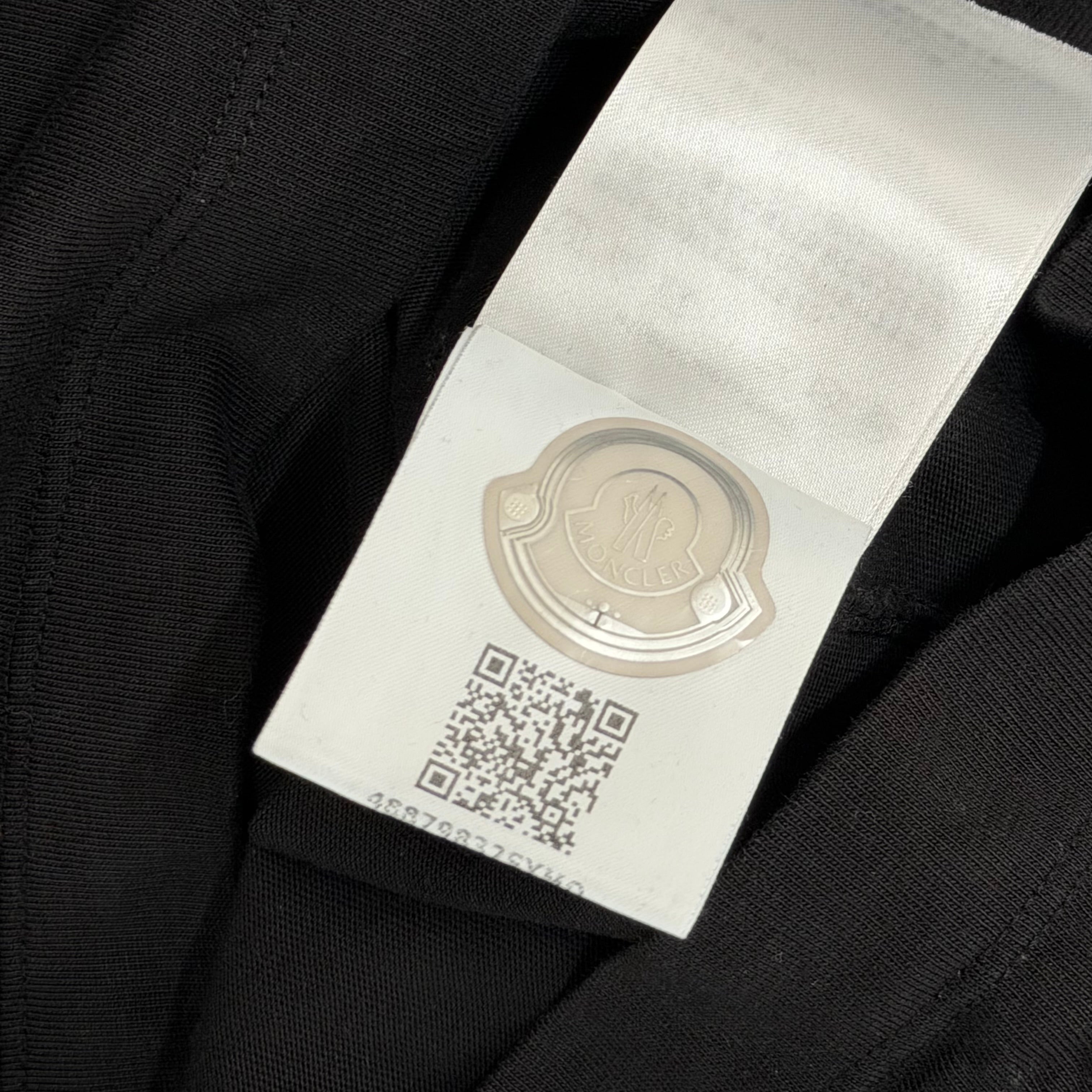 Moncler Black Graphic T-Shirt - Medium 20’’