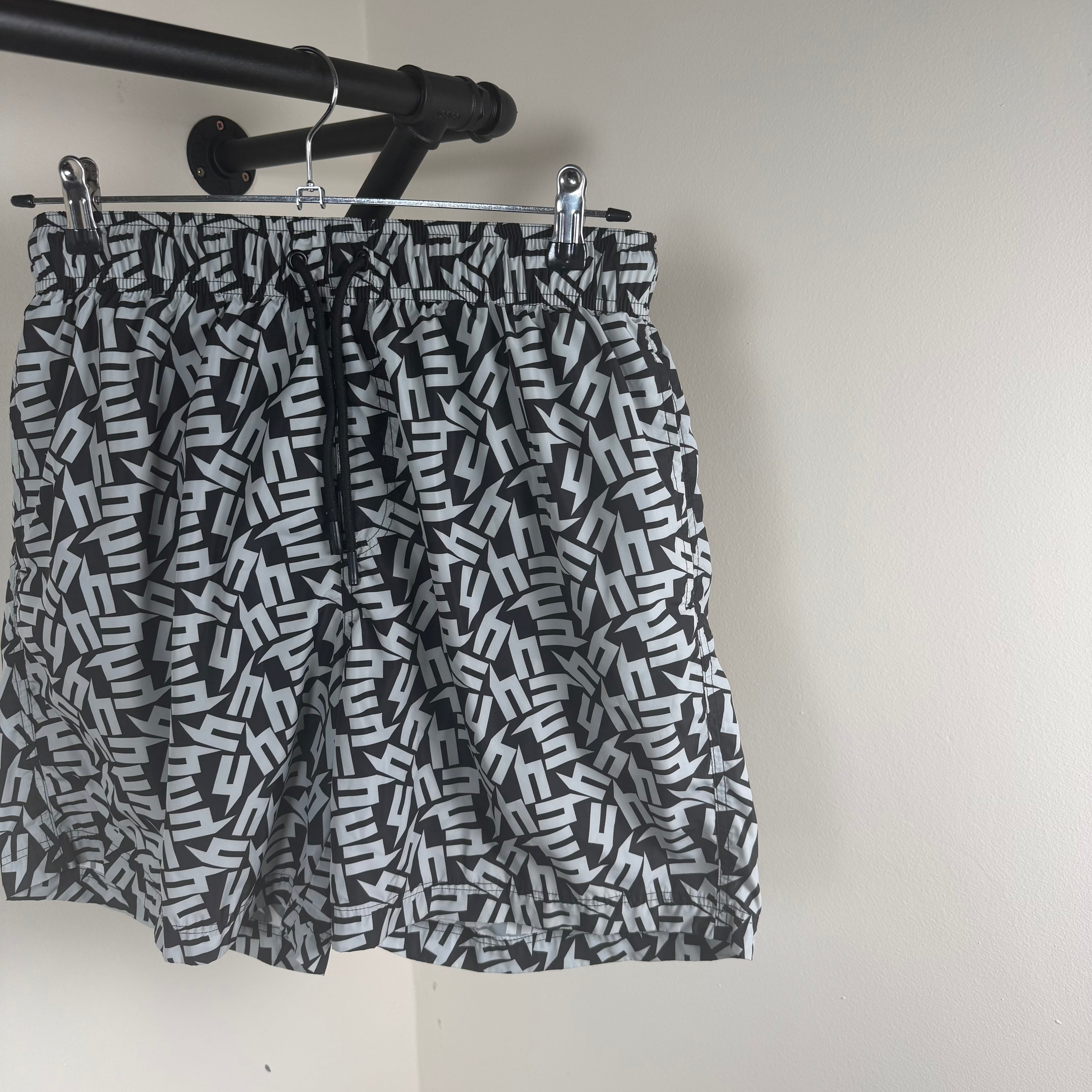 YELIR World Black/White Swimming Shorts - Large