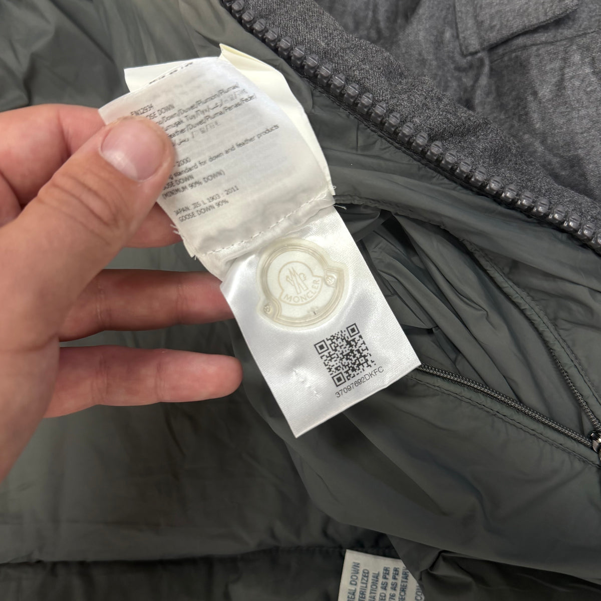 Moncler Montgenevre Grey Wool Puffer Jacket - 4 (Large 23.5’’)