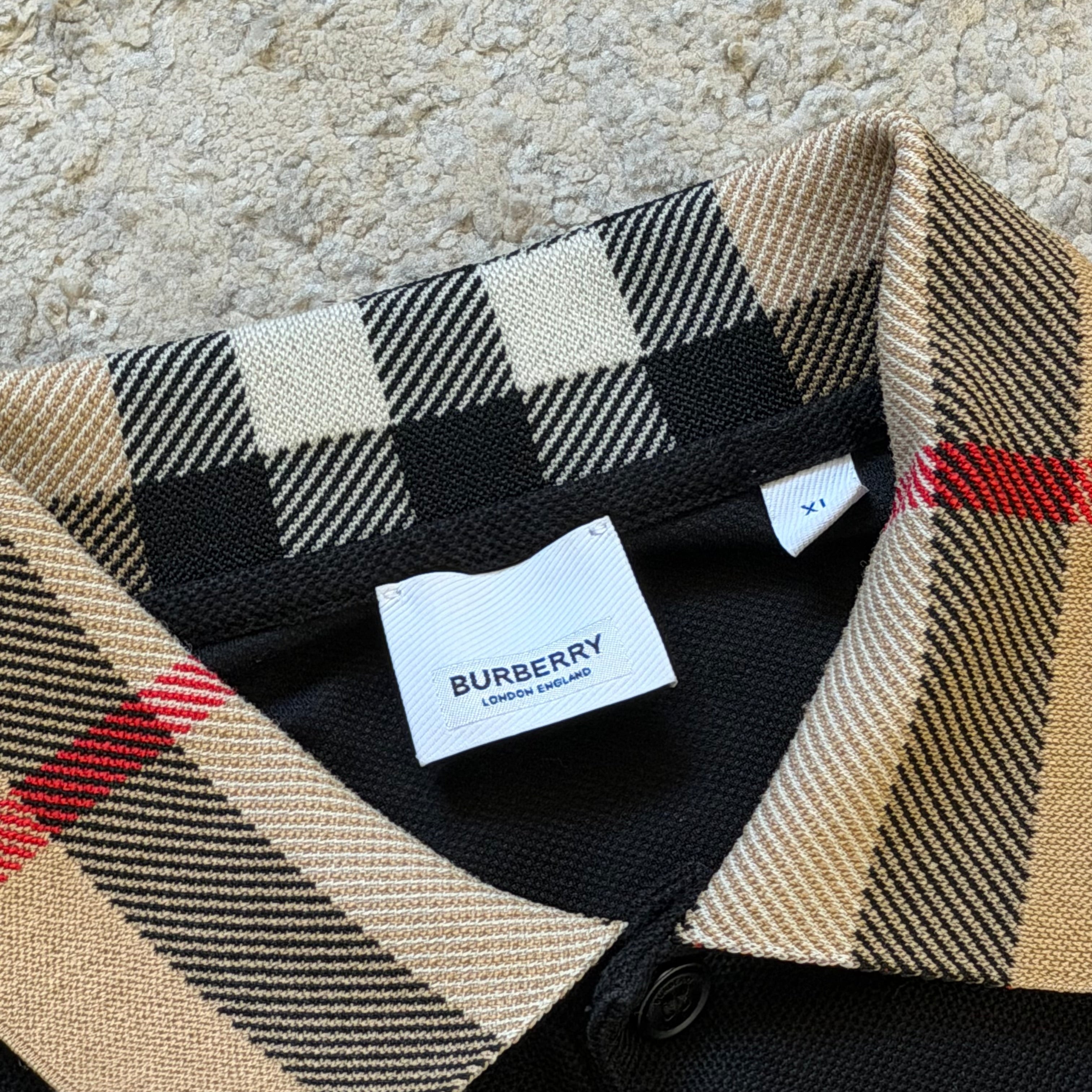 Burberry Check Black Polo Shirt - Large 22’’