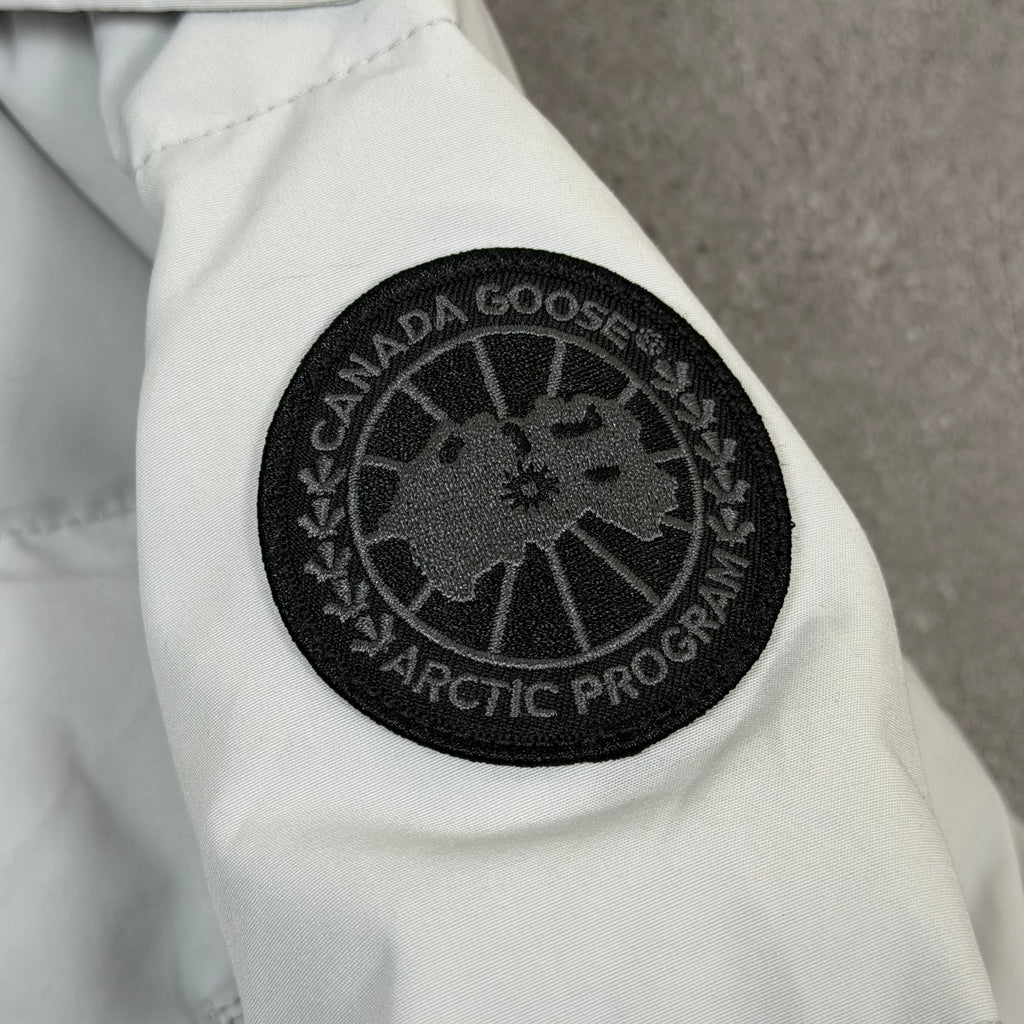 Canada Goose Wyndham Parka Black Badge Silverbirch - Small 21’’
