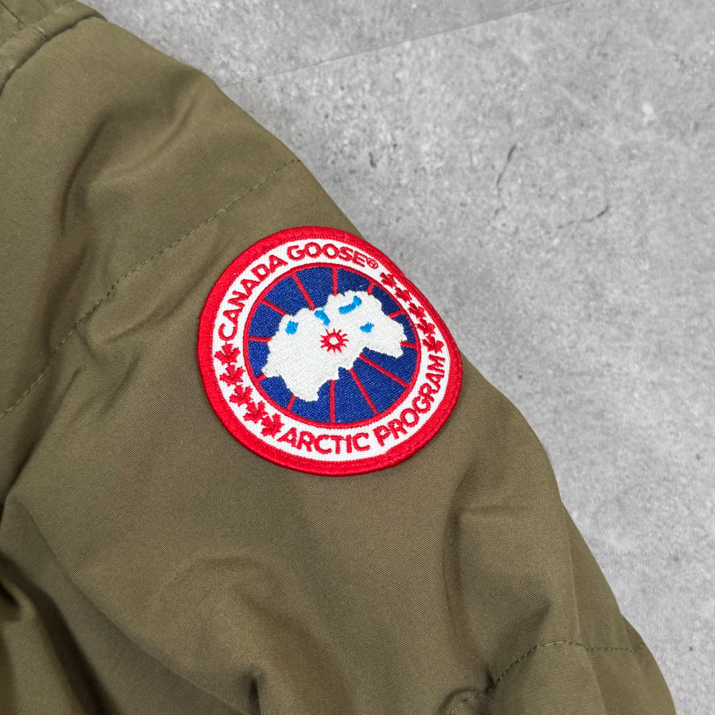 Canada Goose Khaki Wyndham Parka - XL 25’’