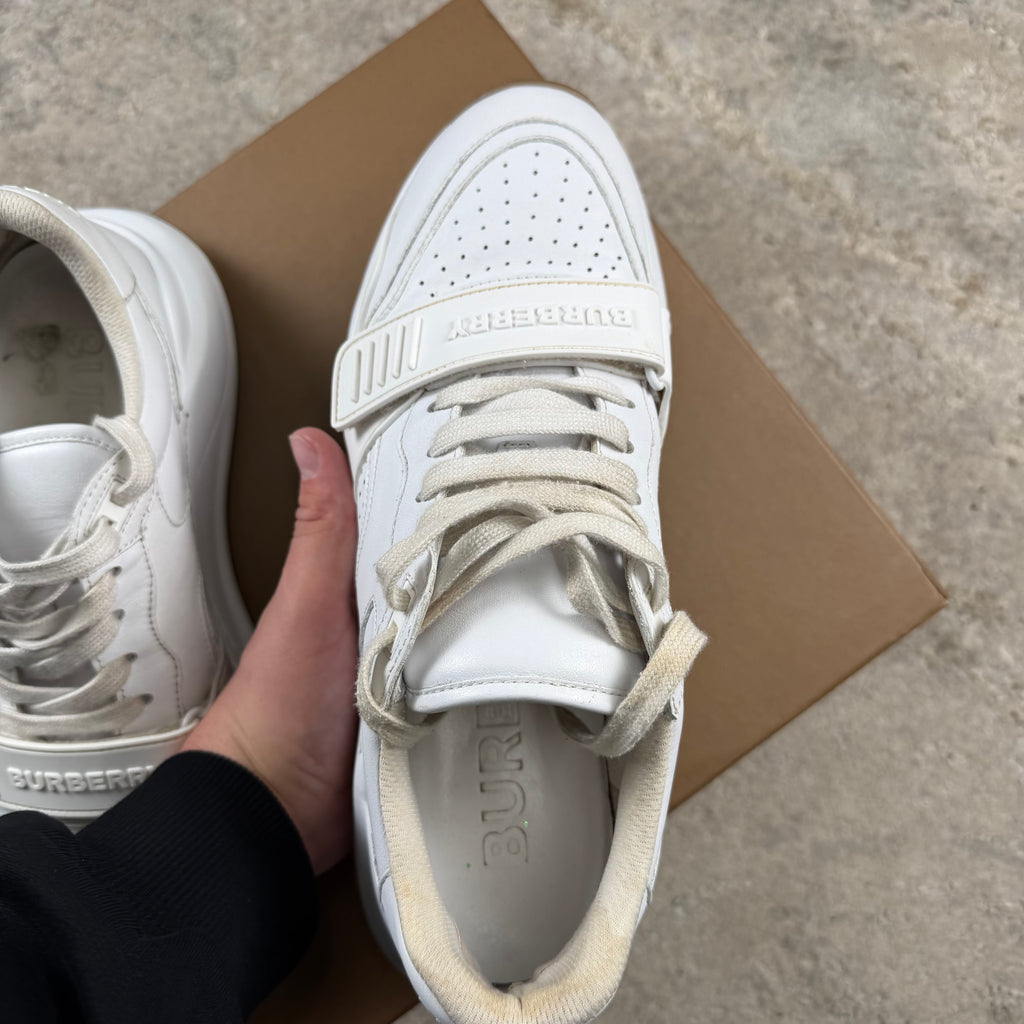 Burberry White Ramsey - UK8