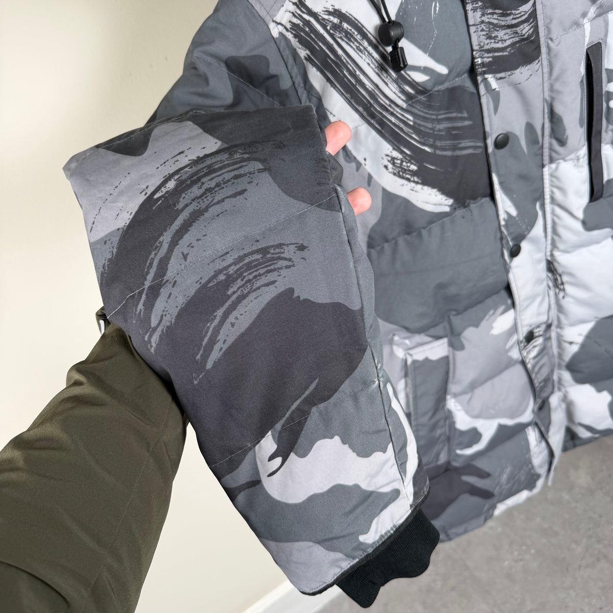 Canada Goose Grey Camo Carson Parka - Small 20.5’’