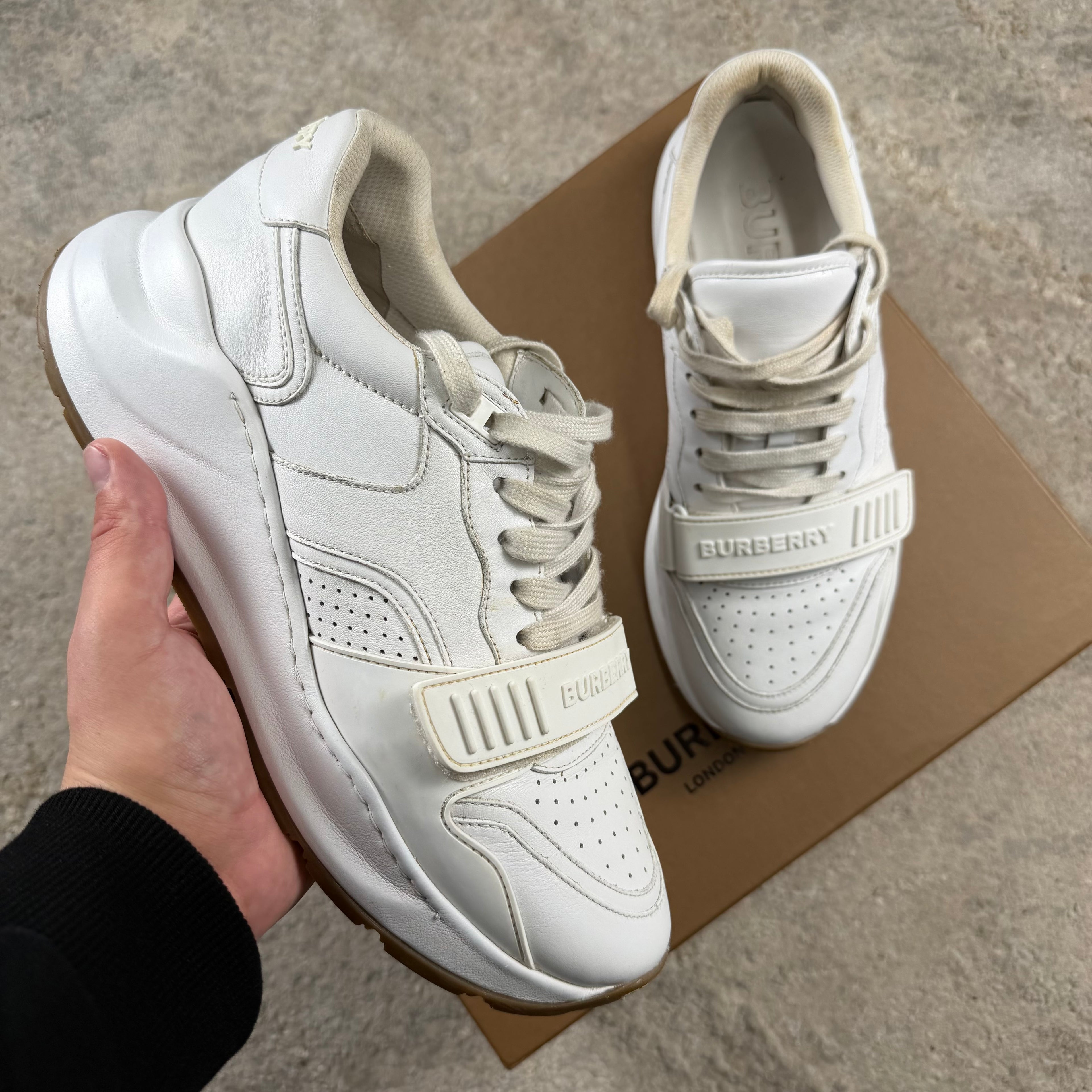 Burberry White Ramsey - UK8