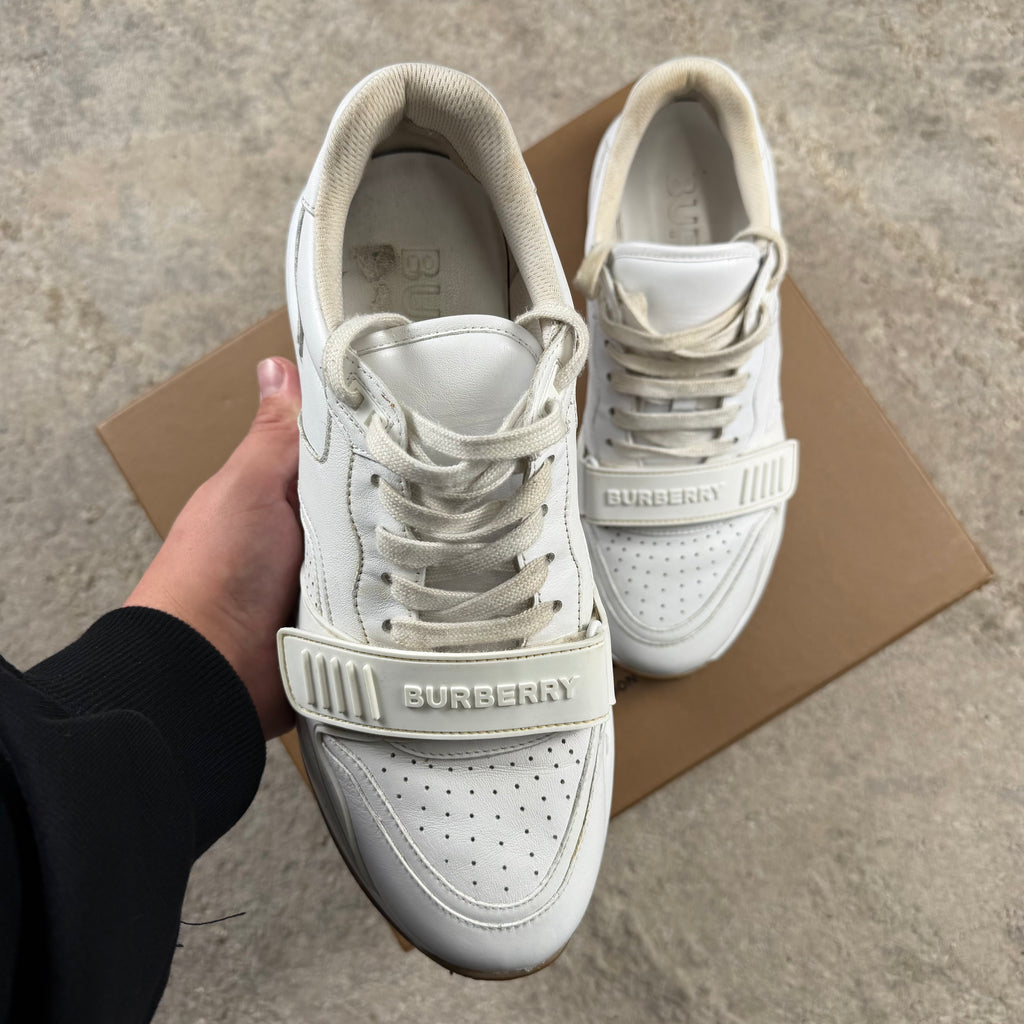 Burberry White Ramsey - UK8