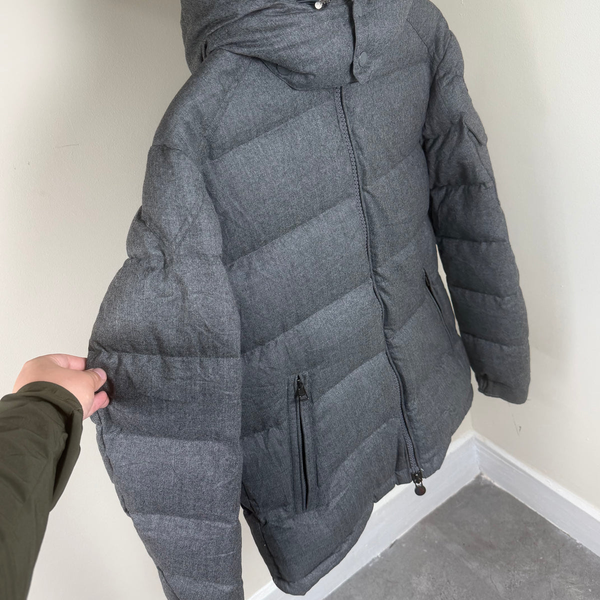 Moncler Montgenevre Grey Wool Puffer Jacket - 4 (Large 23.5’’)