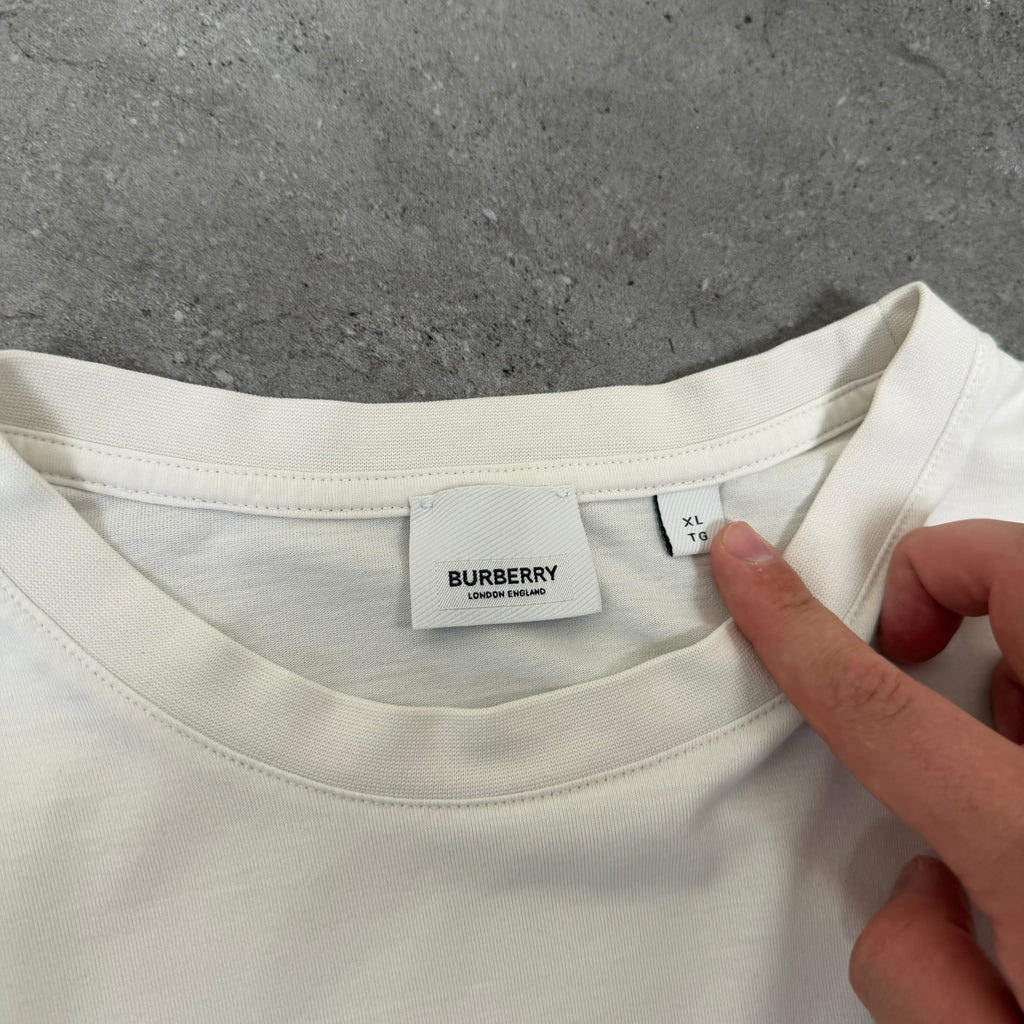 Burberry White Print T-Shirt - XL/L 23’’