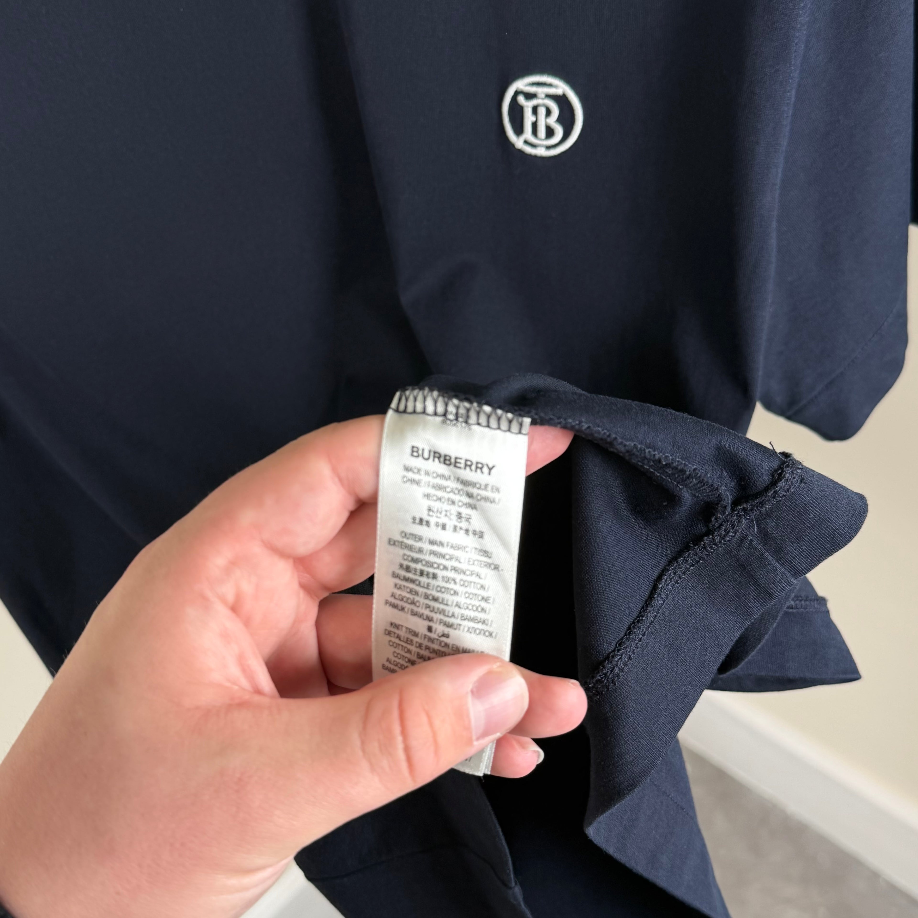 Burberry B logo Navy T-Shirt - Medium 20’’