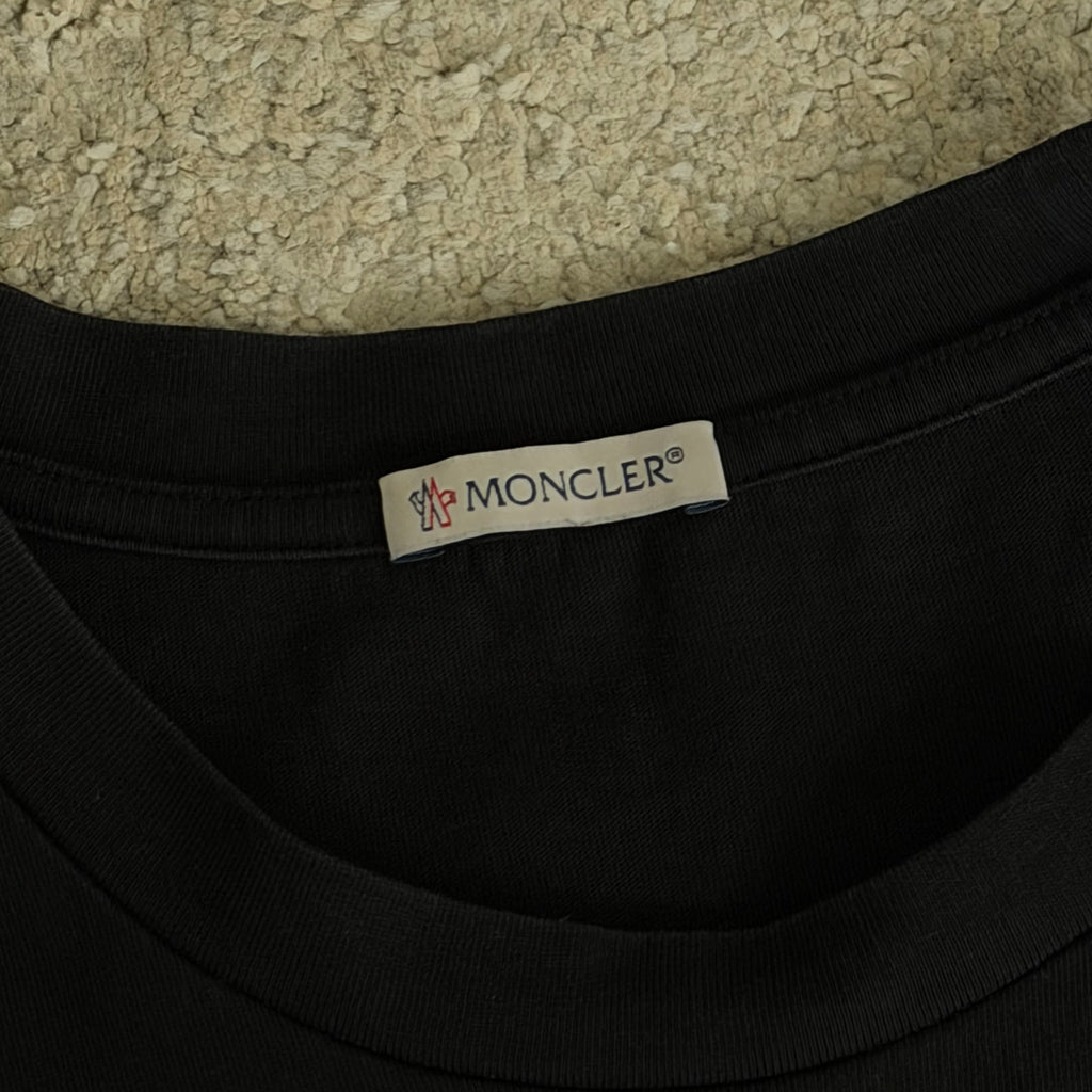 Moncler Black Graphic T-Shirt - Large 21’’