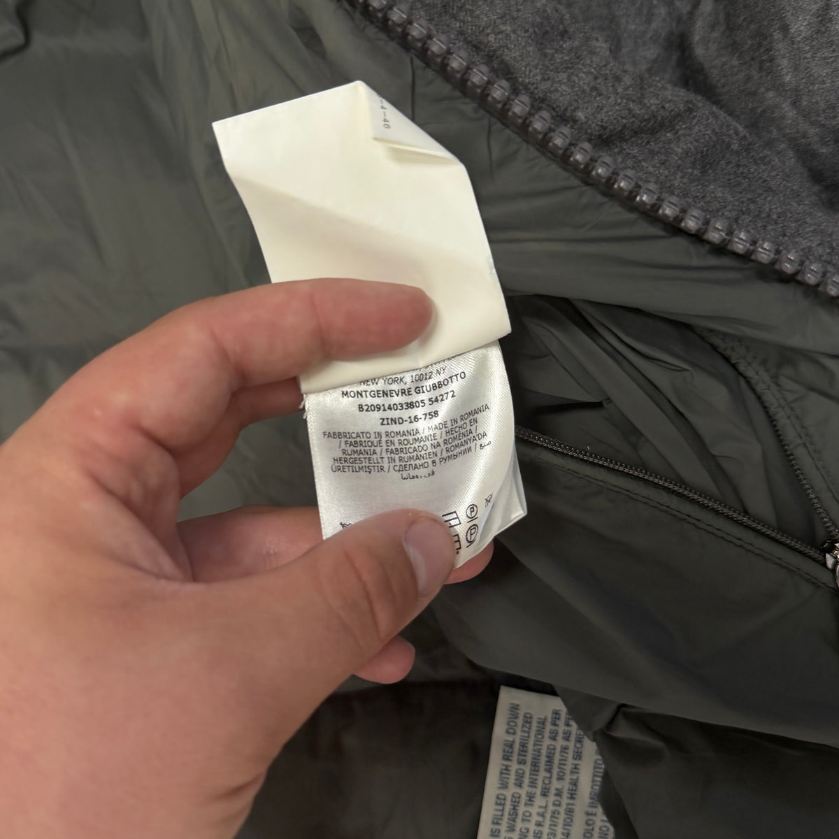 Moncler Montgenevre Grey Wool Puffer Jacket - 4 (Large 23.5’’)