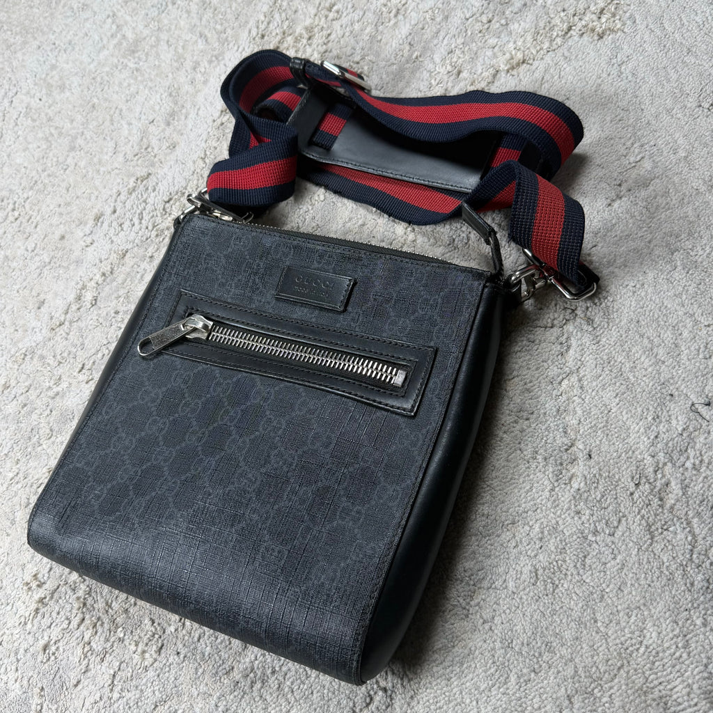 Gucci GG Supreme Small Messenger Bag