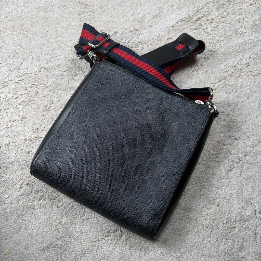 Gucci GG Supreme Small Messenger Bag