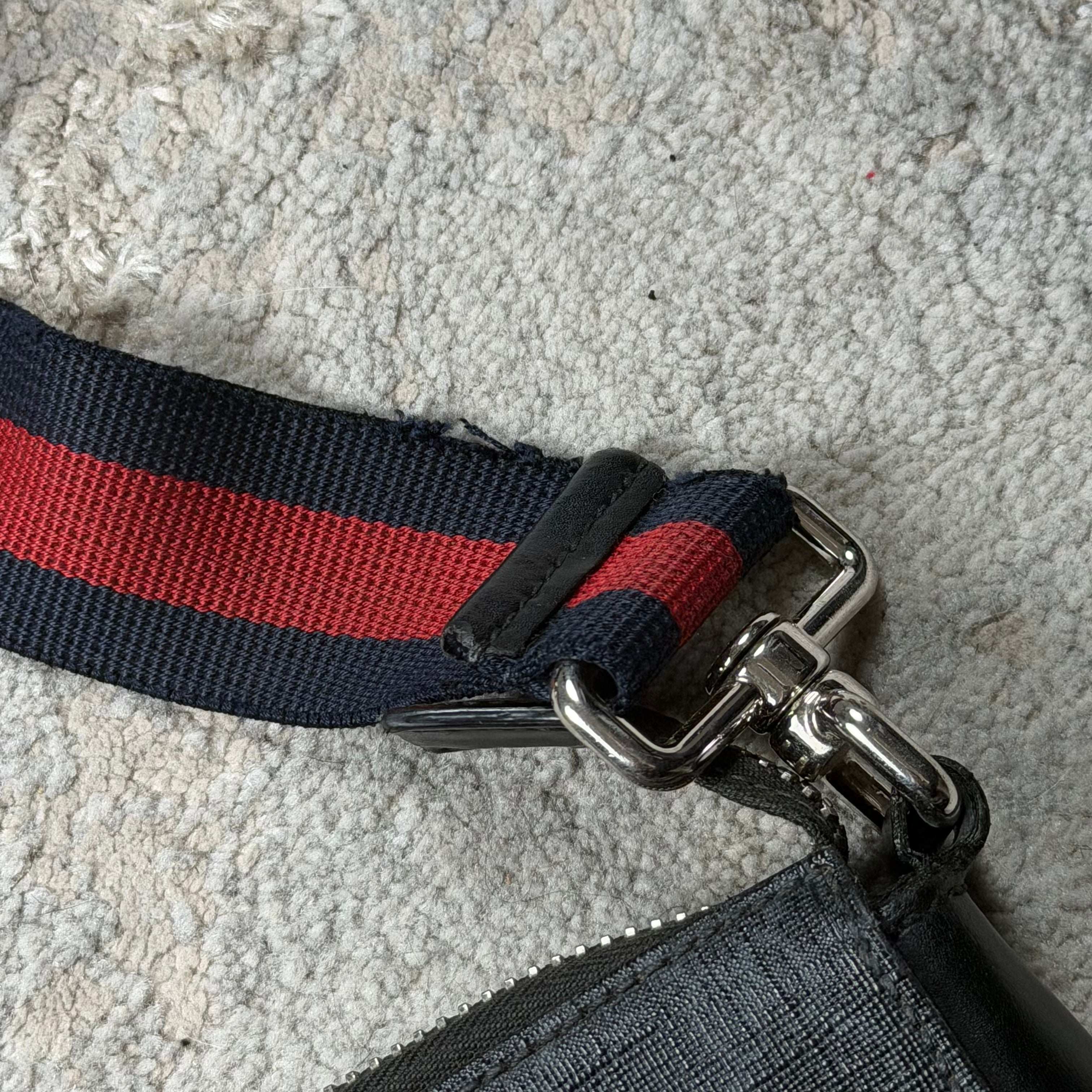 Gucci GG Supreme Small Messenger Bag