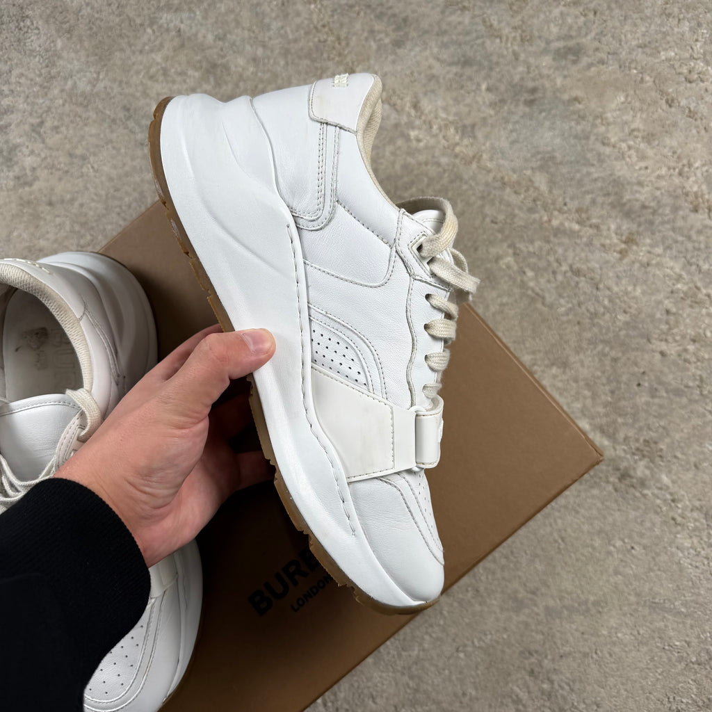 Burberry White Ramsey - UK8