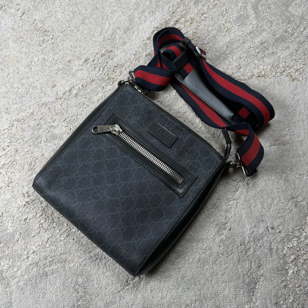 Gucci GG Supreme Small Messenger Bag