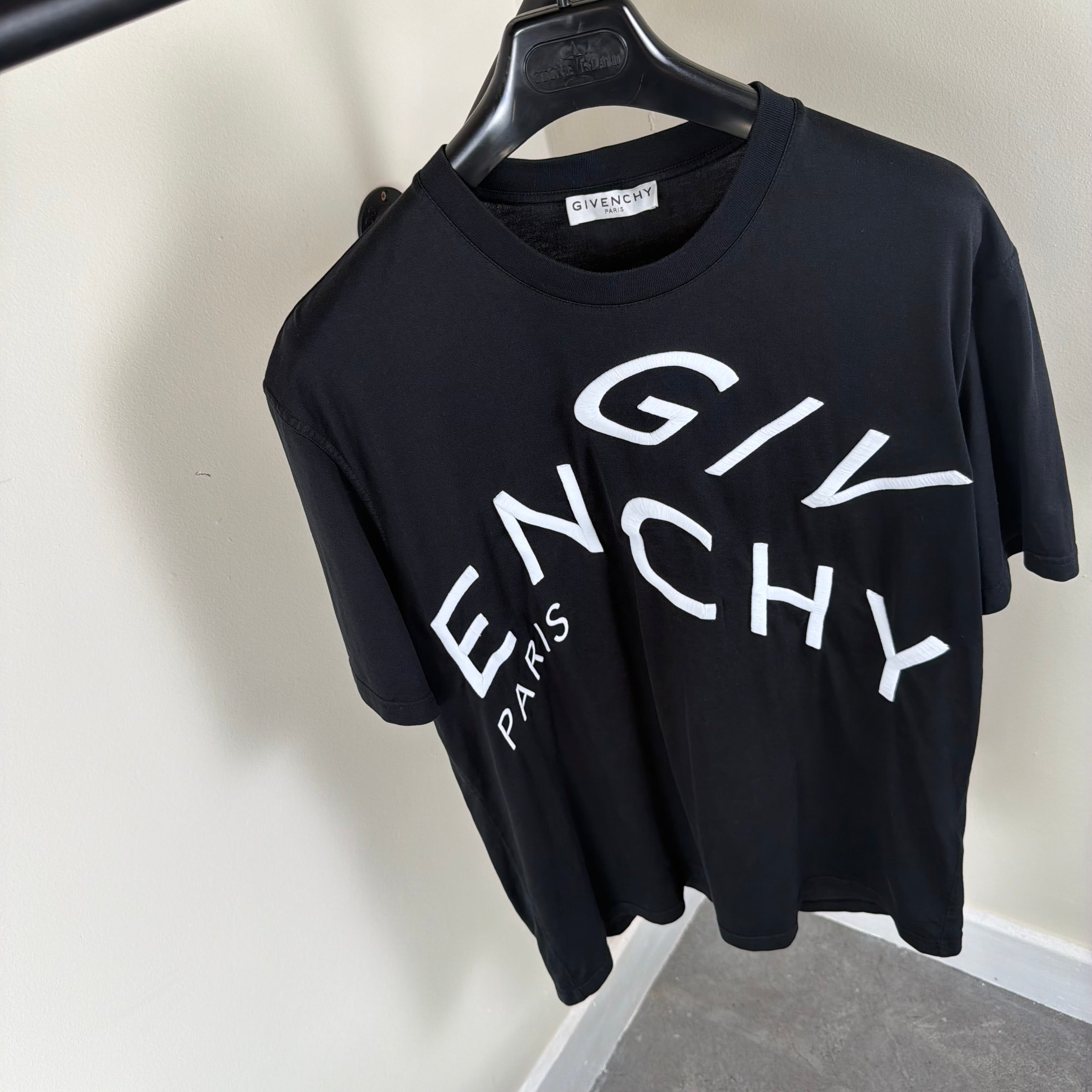Givenchy Graphic Black T-Shirt - L/XL 22.5’’