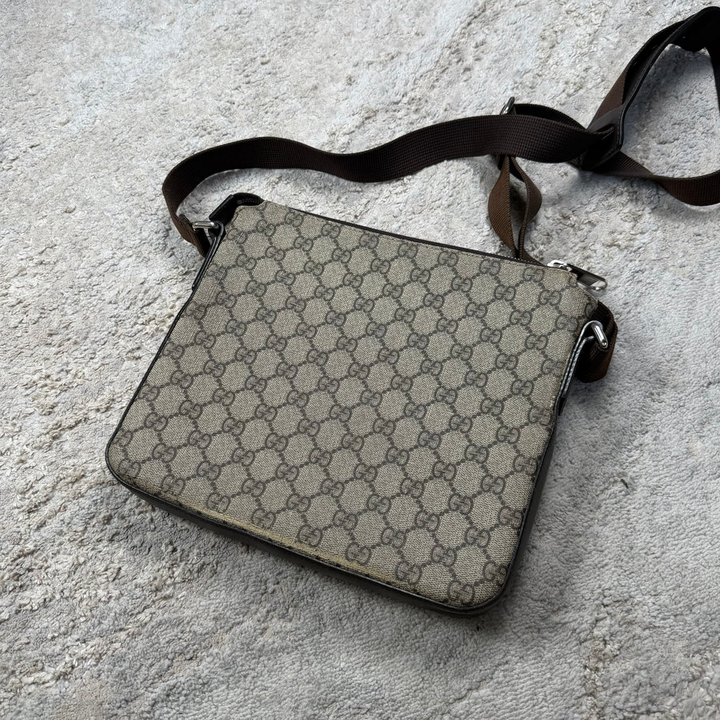 Gucci GG Supreme Canvas Beige Messenger Bag