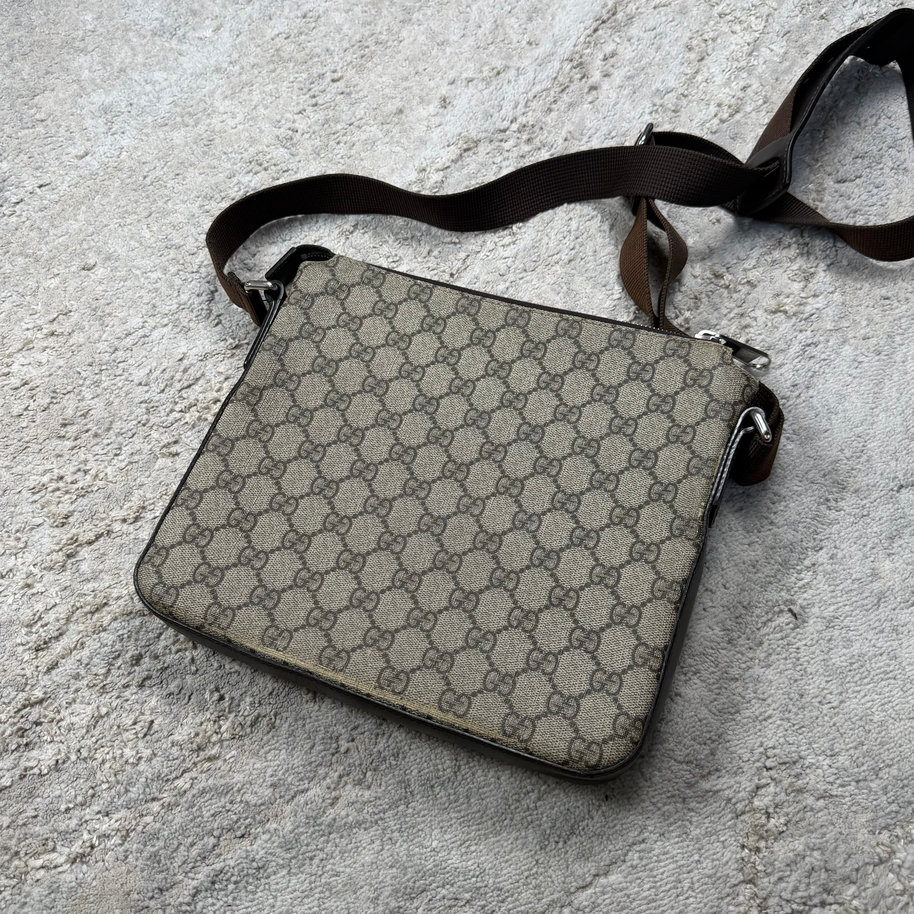 Gucci GG Supreme Canvas Beige Messenger Bag