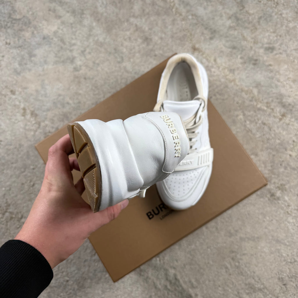 Burberry White Ramsey - UK8