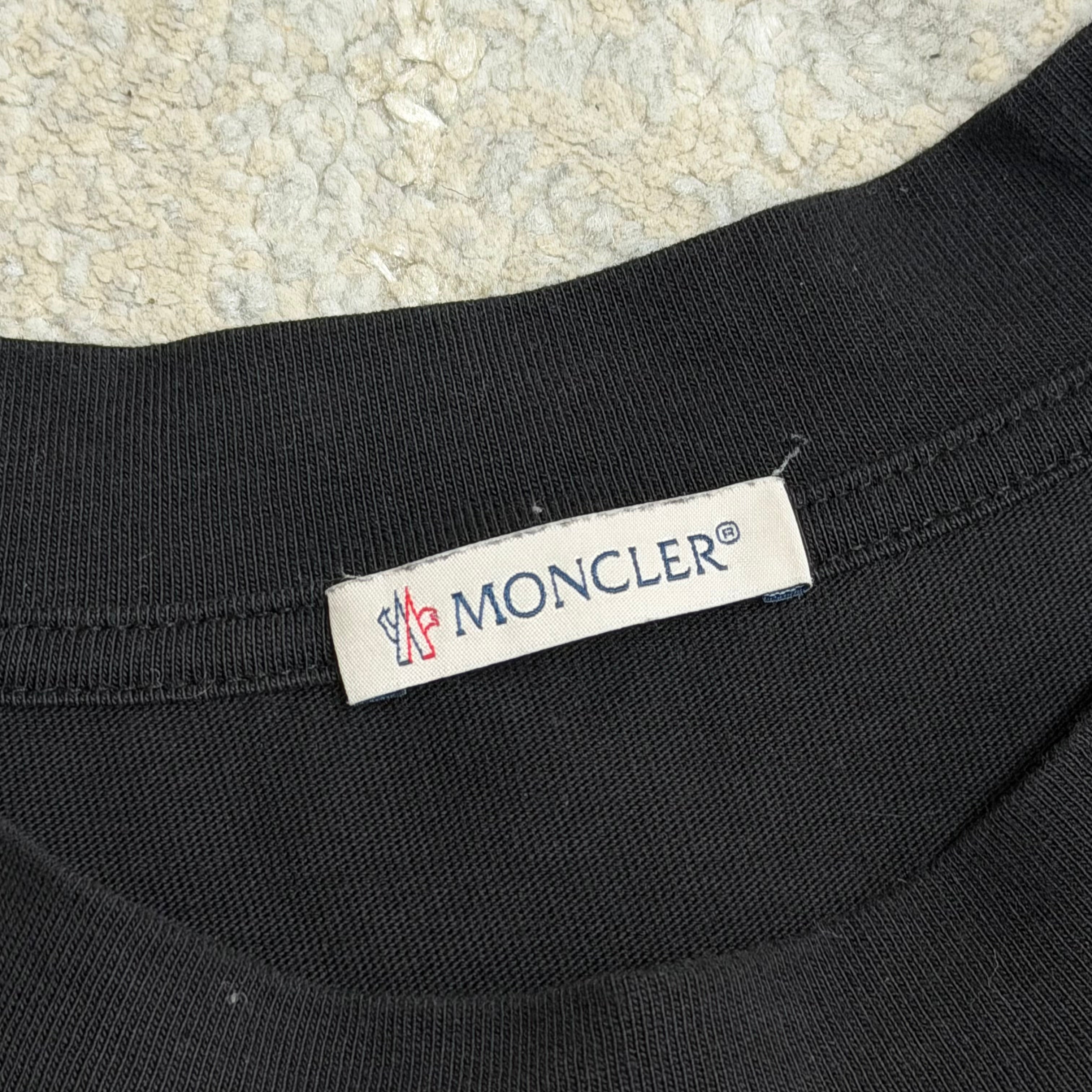 Moncler Black Graphic T-Shirt - Medium 20’’