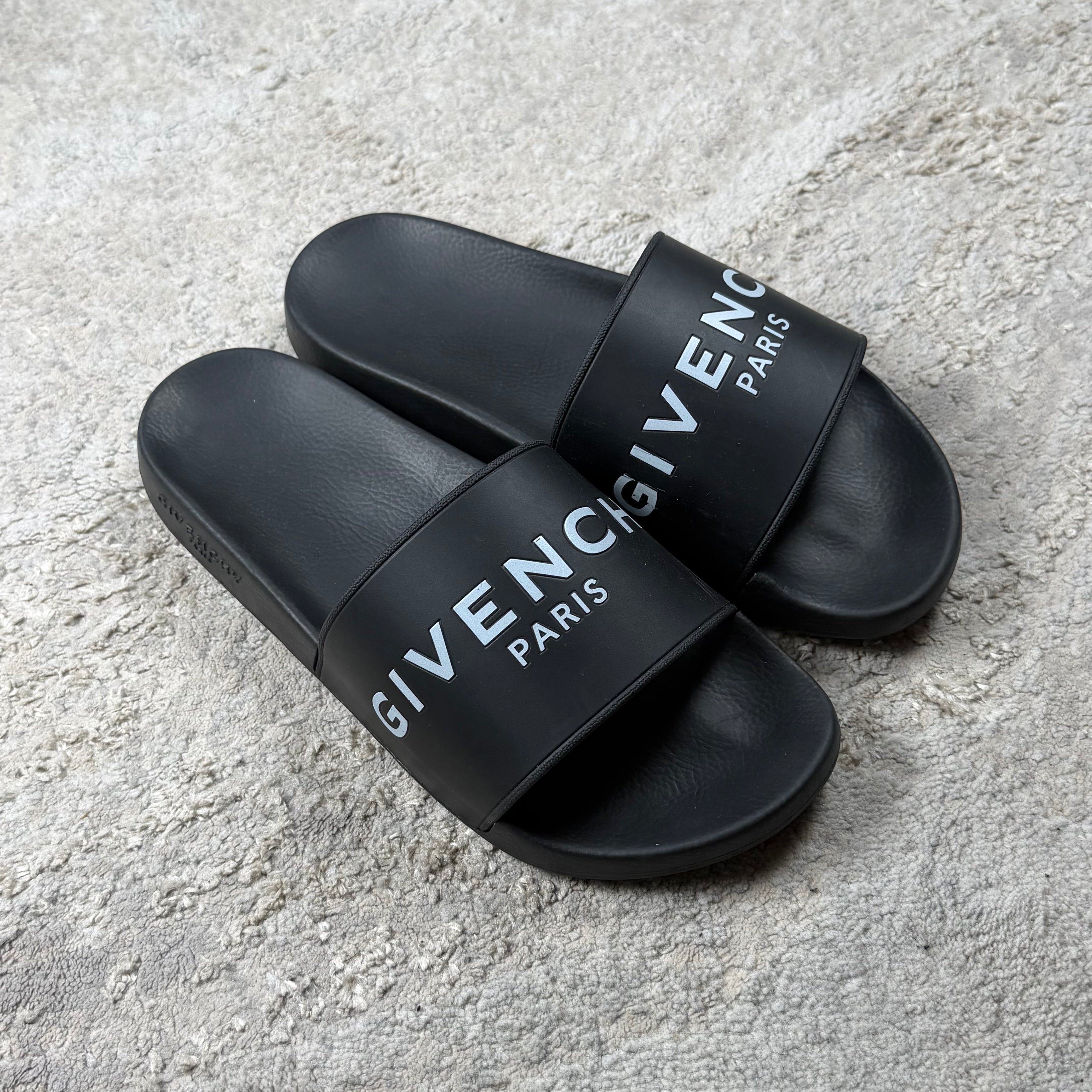 Givenchy Spellout Black Sliders - 9UK