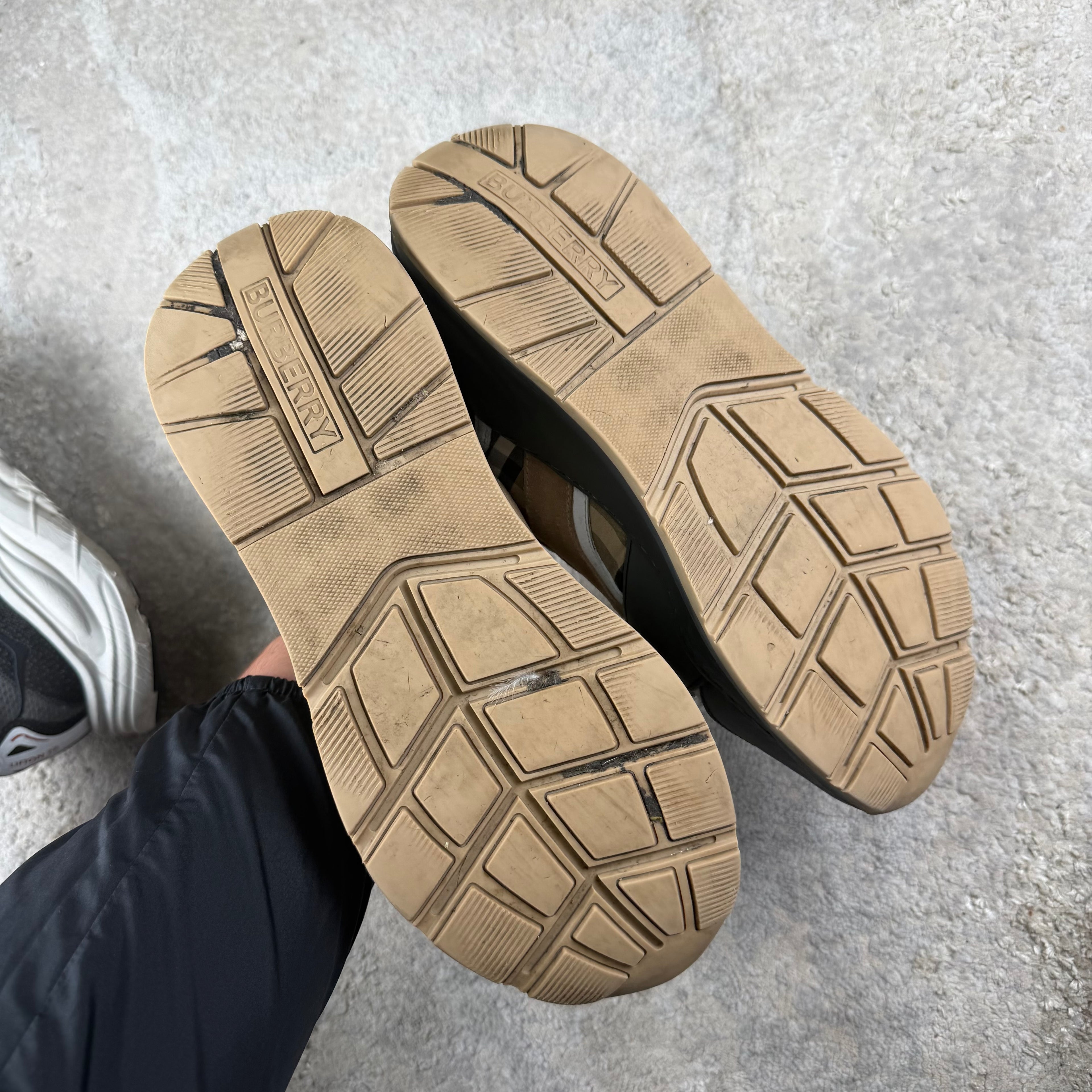 Burberry Biege Check Ramsey Trainer - 6UK