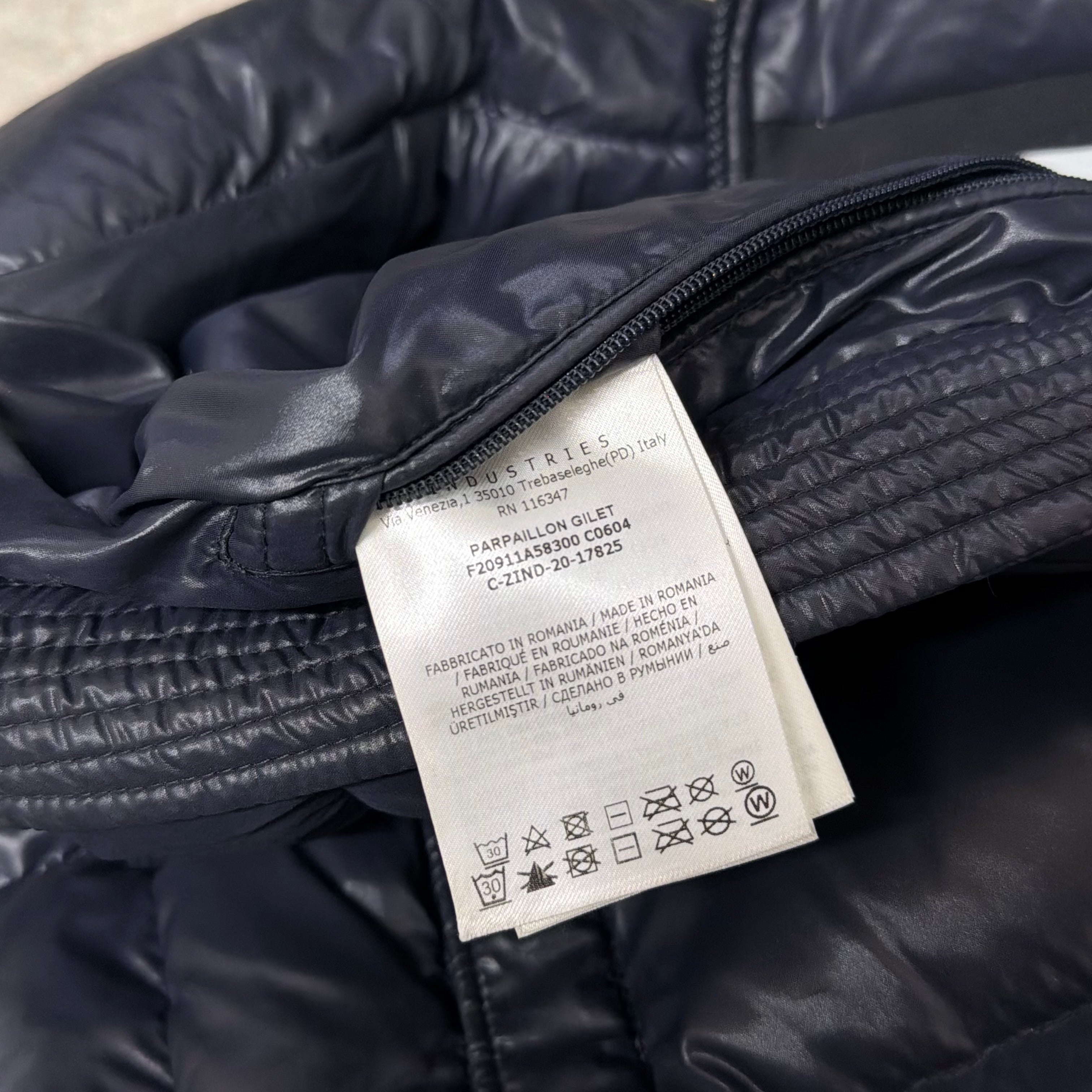 Moncler Parpaillon Navy Gilet - Small (2)
