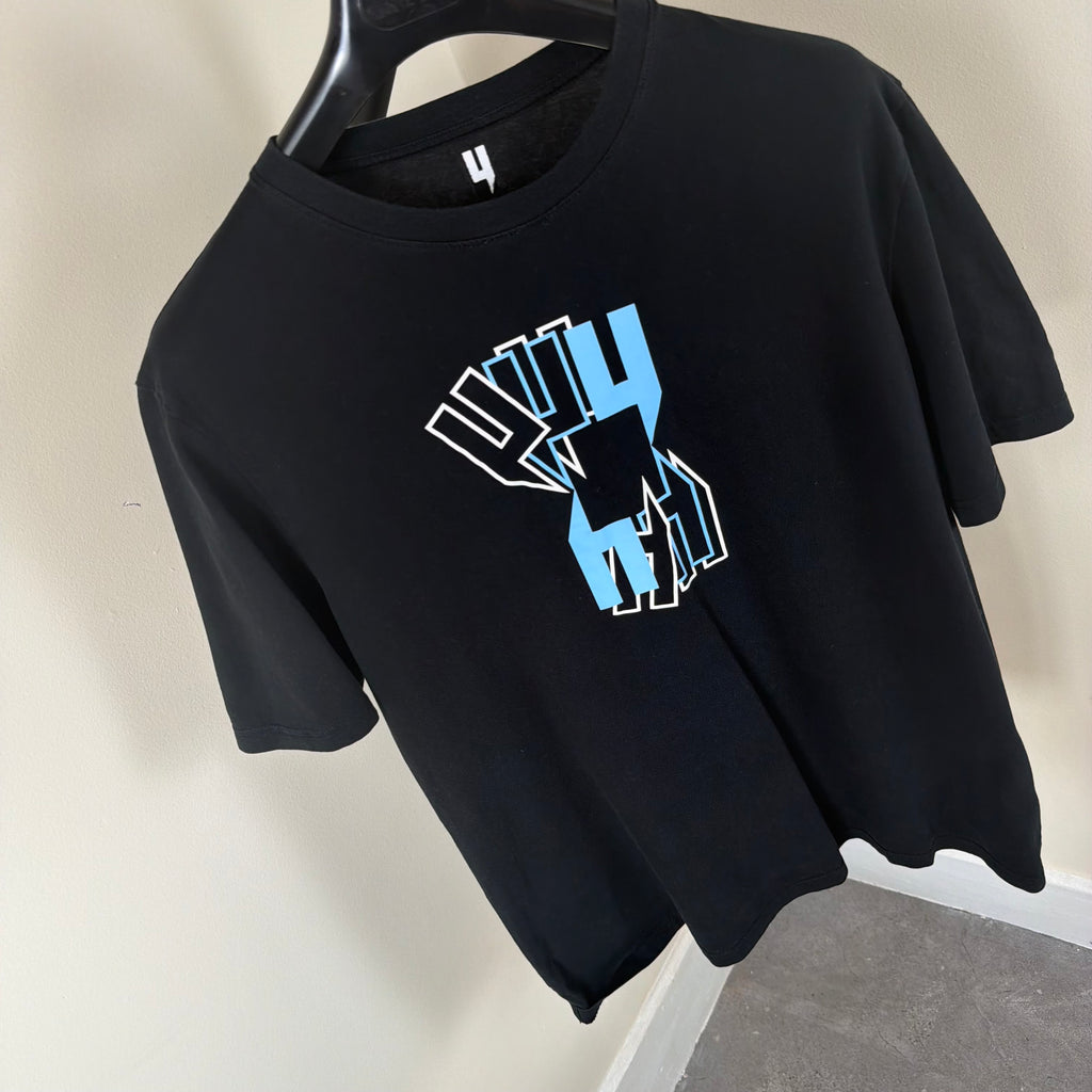 Yelir World 8Y Graphic T-Shirt - XL 22’’