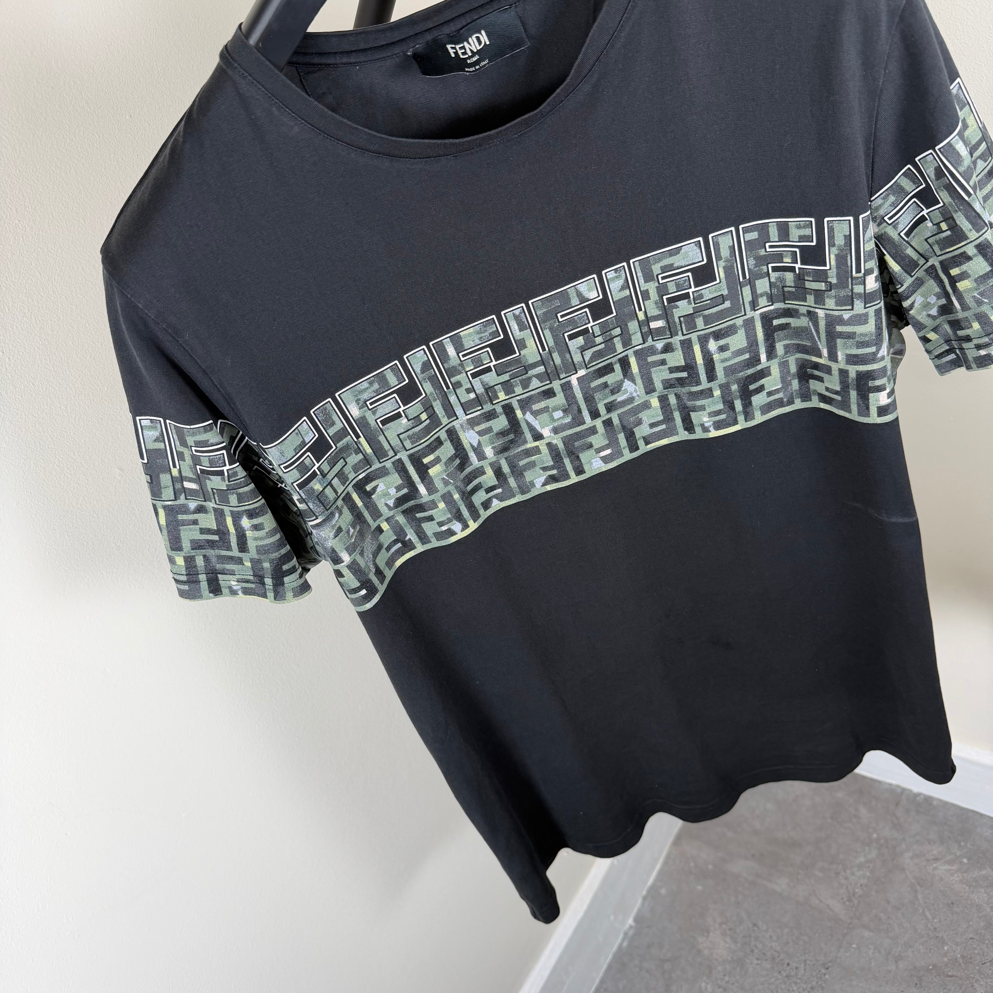 Fendi Camo T-Shirt - Medium 21’’