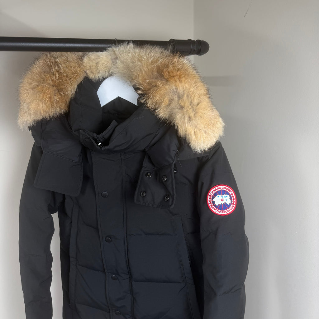 Canada Goose Wyndham Black Parka - Small Fusion 20’’
