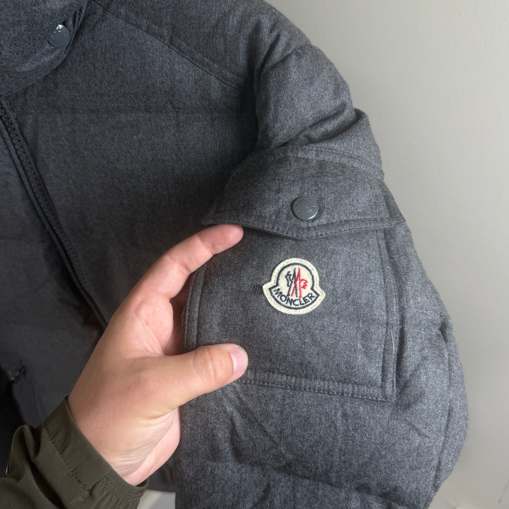 Moncler Montgenevre Grey Wool Puffer Jacket - 4 (Large 23.5’’)