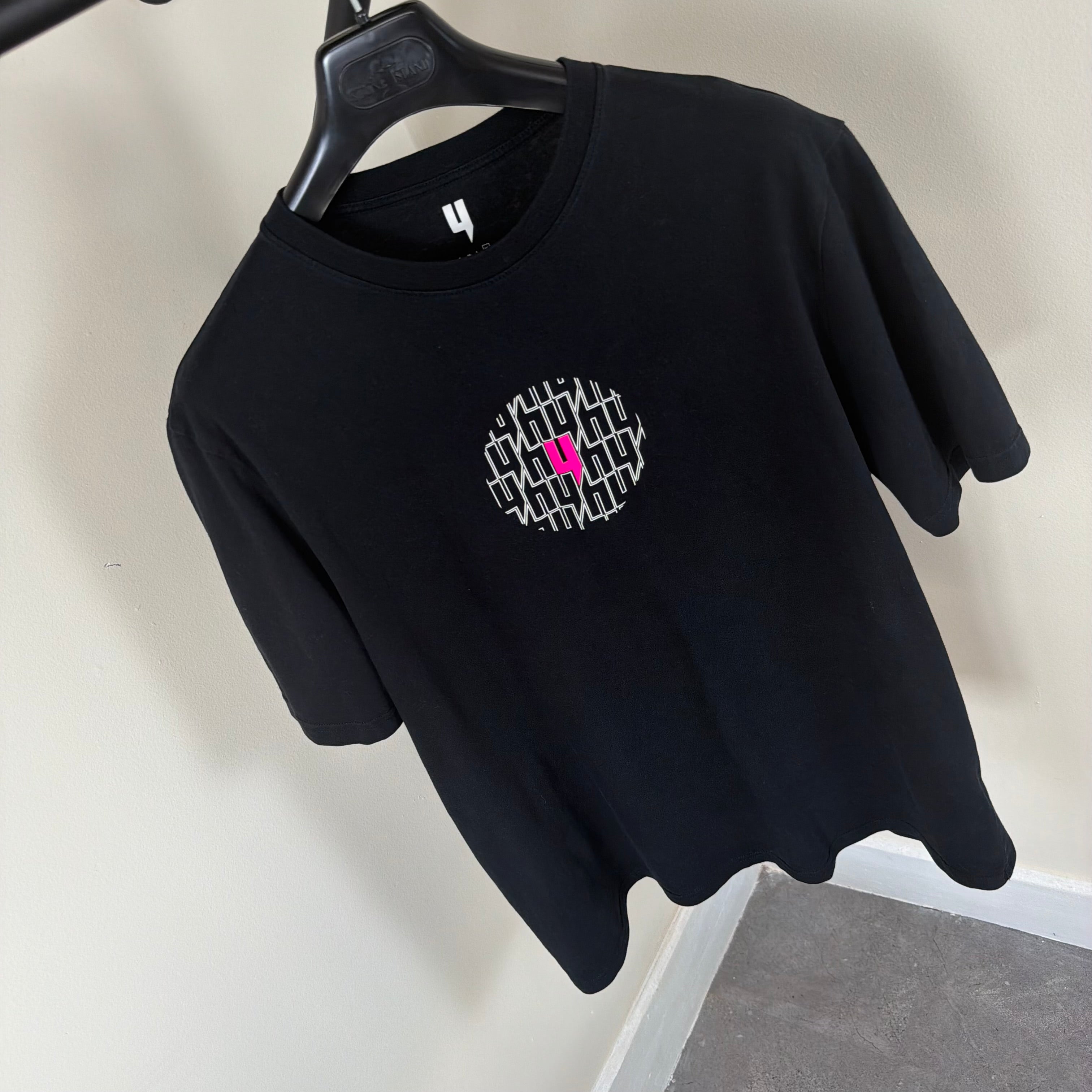 Yelir World Circle Y T-Shirt - XL 22’’