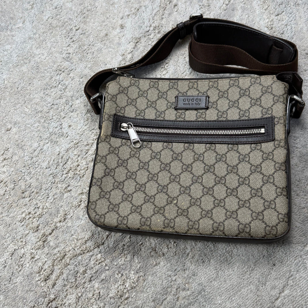 Gucci GG Supreme Canvas Beige Messenger Bag
