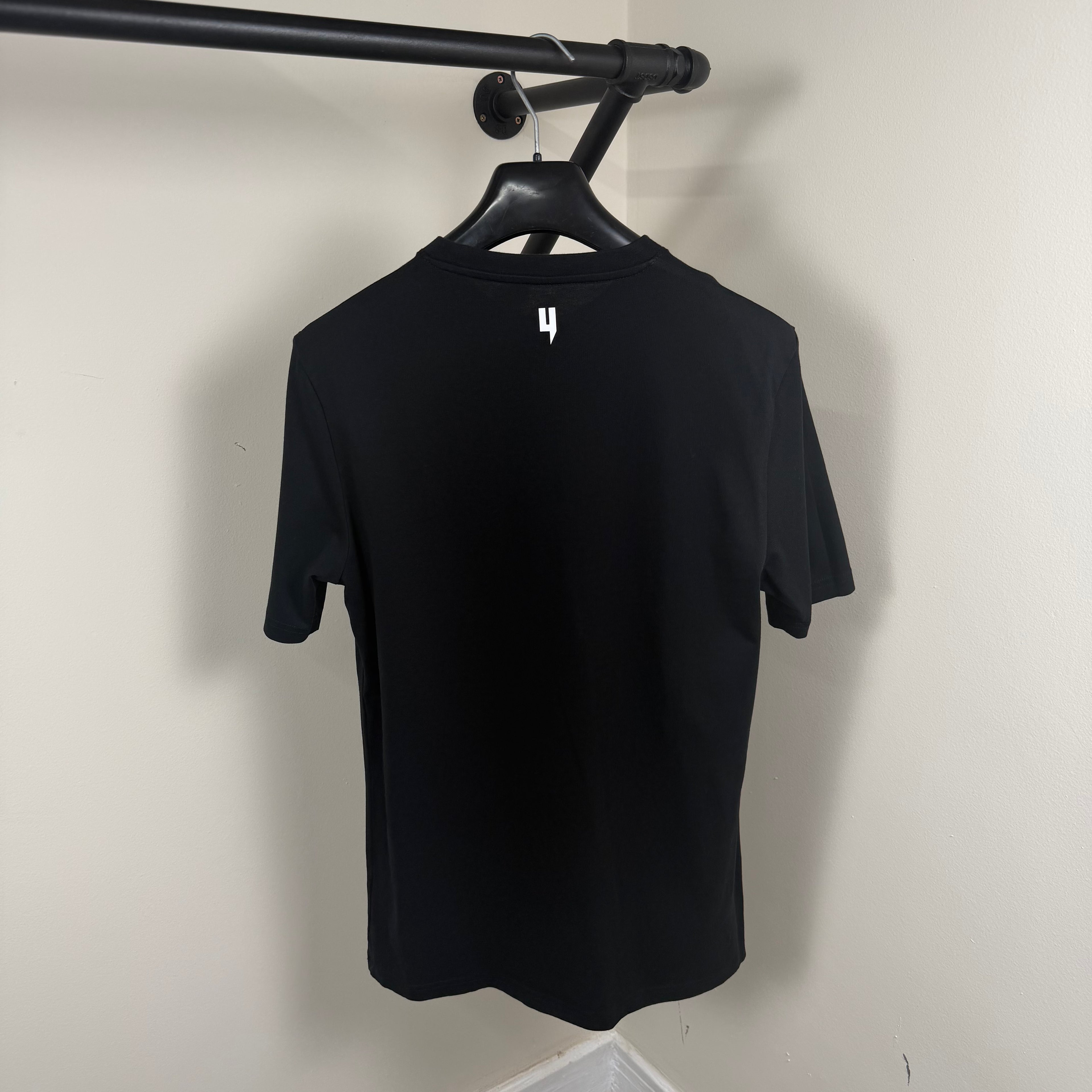 YELIR World 8Y Black T-Shirt - Medium 19.5’’