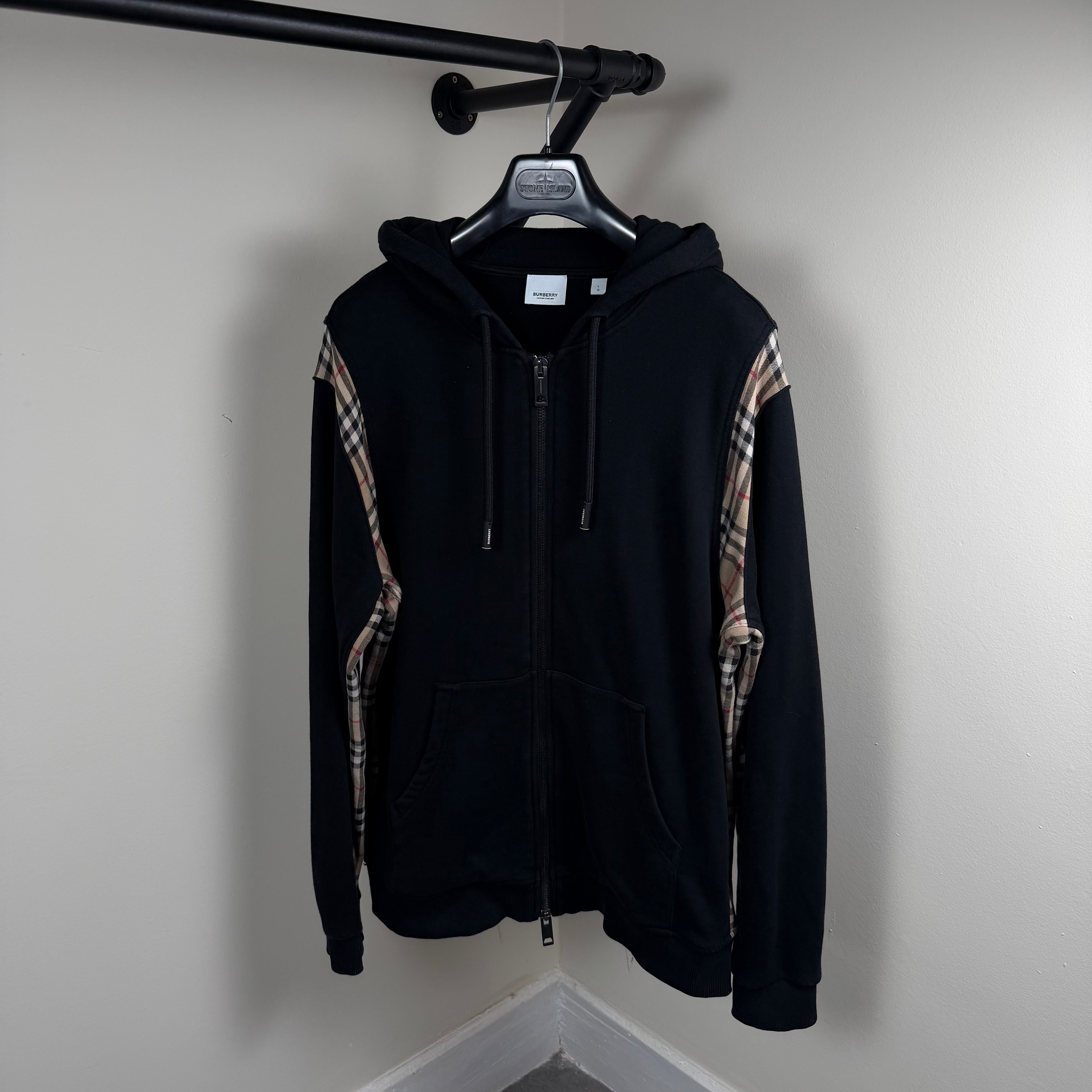 Burberry Black Check Print Zip Up Hoodie - L/XL 22.5'' – Cumbria