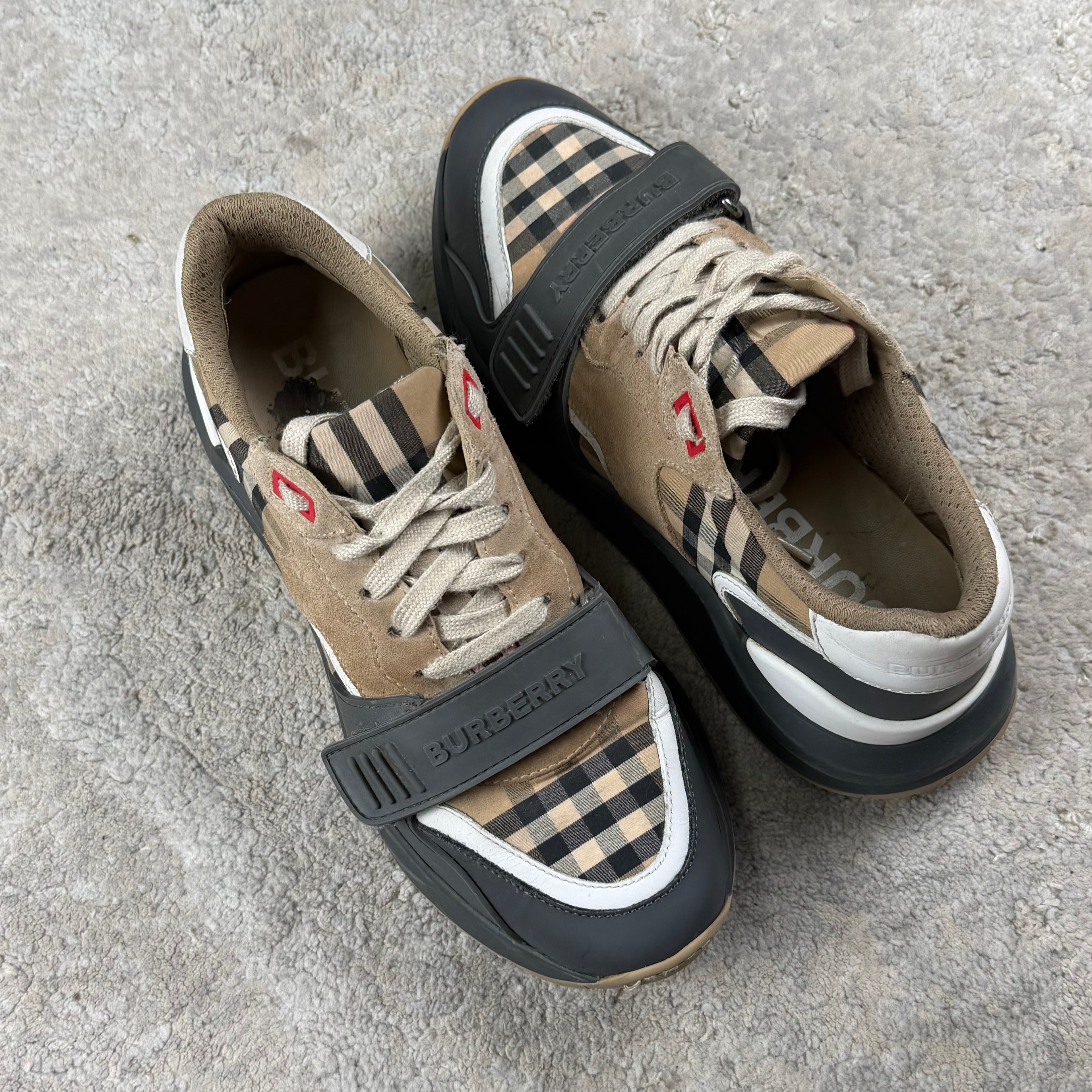 Burberry Biege Check Ramsey Trainer - 6UK