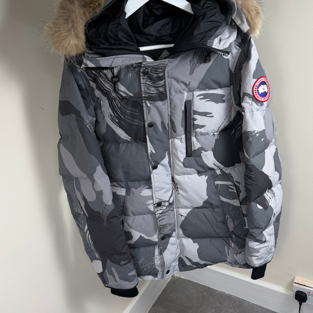 Canada Goose Grey Camo Carson Parka - Small 20.5’’
