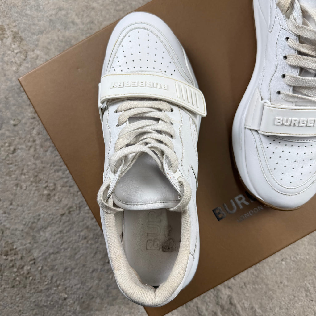Burberry White Ramsey - UK8