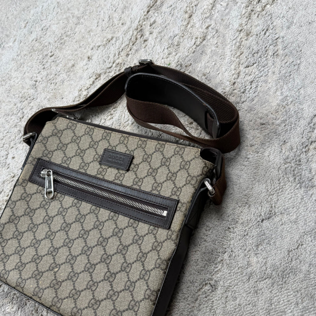 Gucci GG Supreme Canvas Beige Messenger Bag