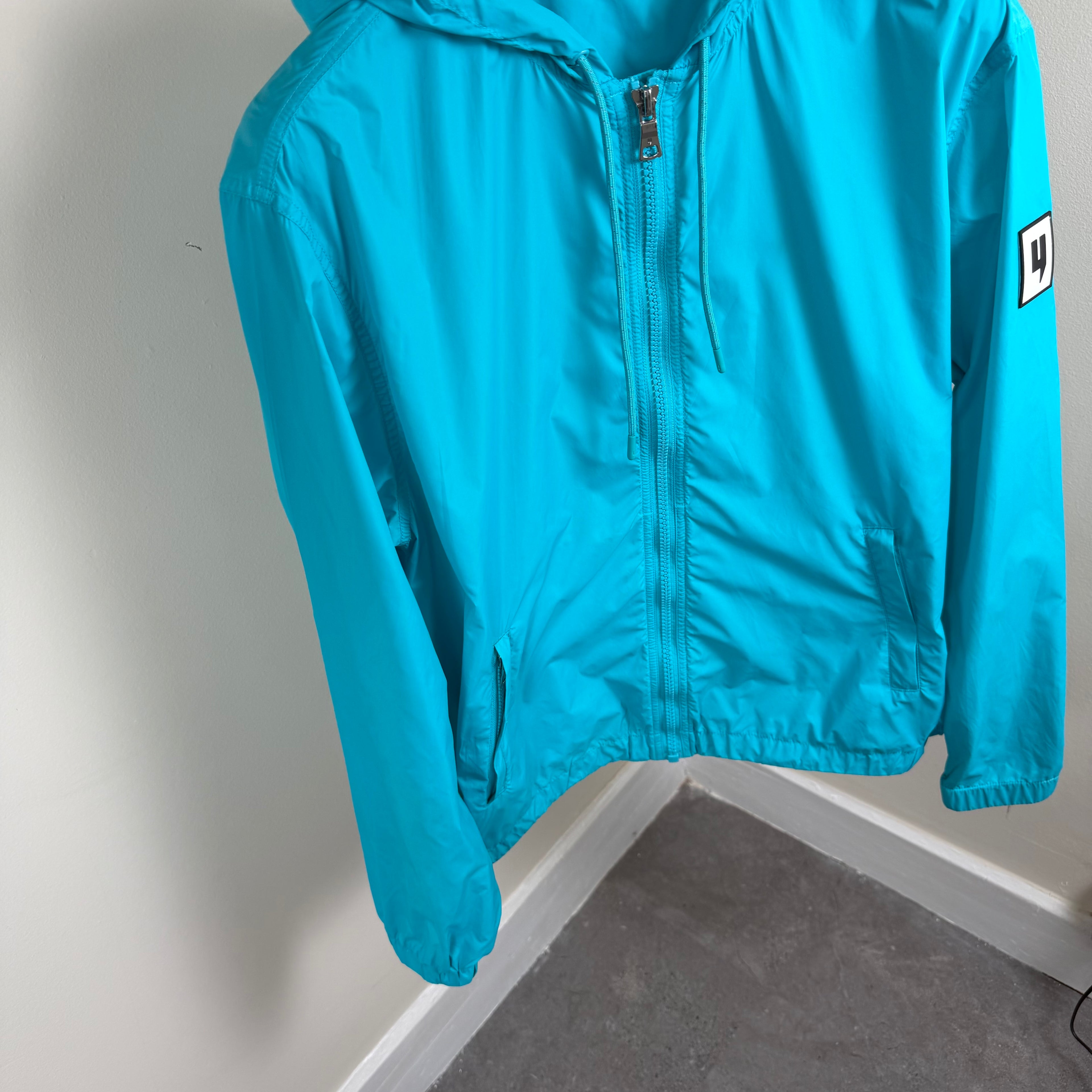 YELIR World Cyan Windbreaker - XL 23.5’’