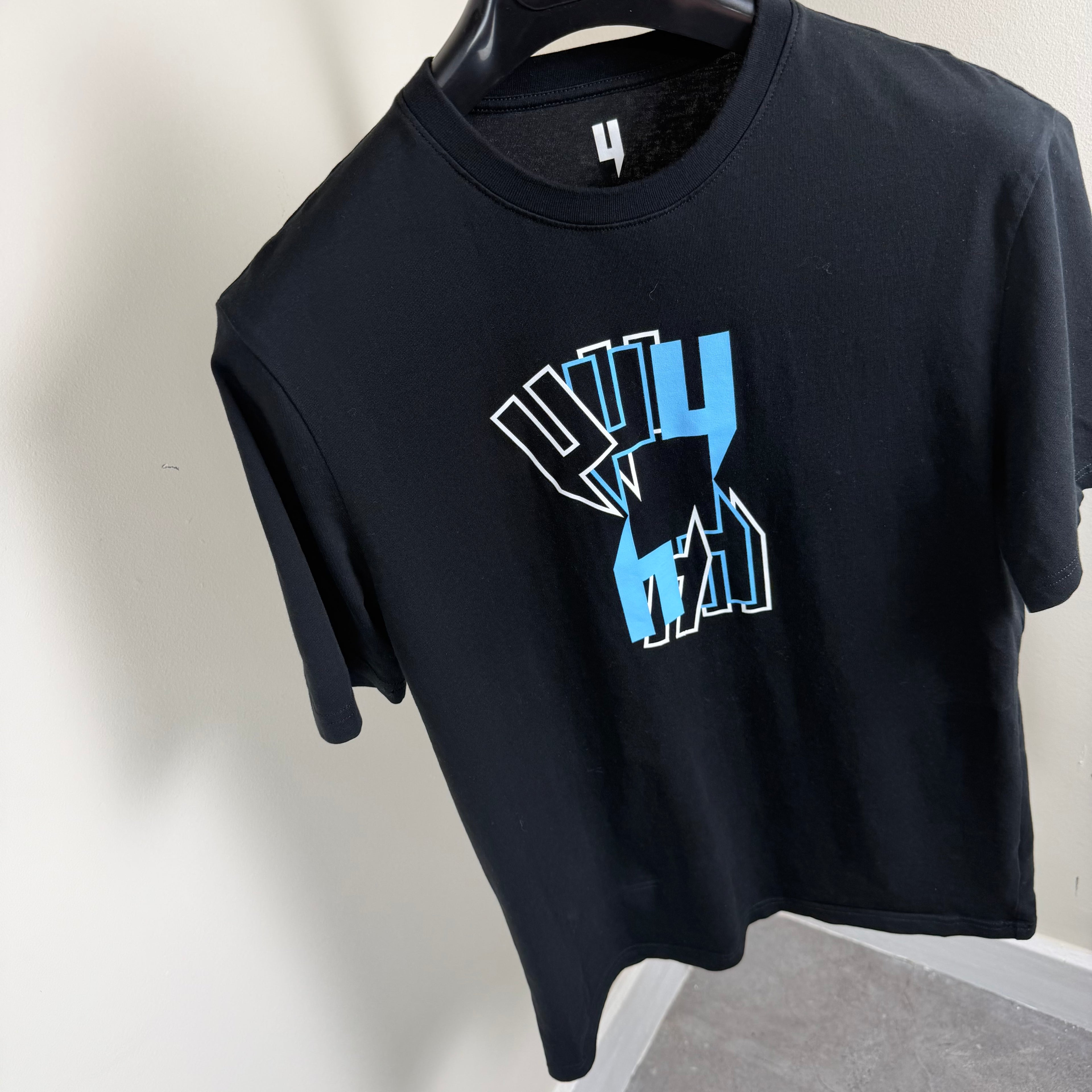 YELIR World 8Y Black T-Shirt - Medium 19.5’’