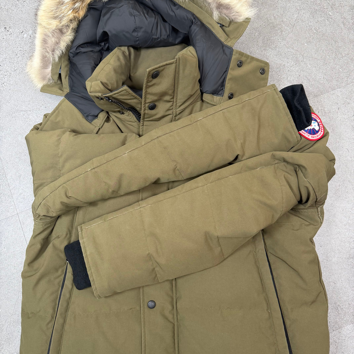 Canada Goose Khaki Wyndham Parka - XL 25’’