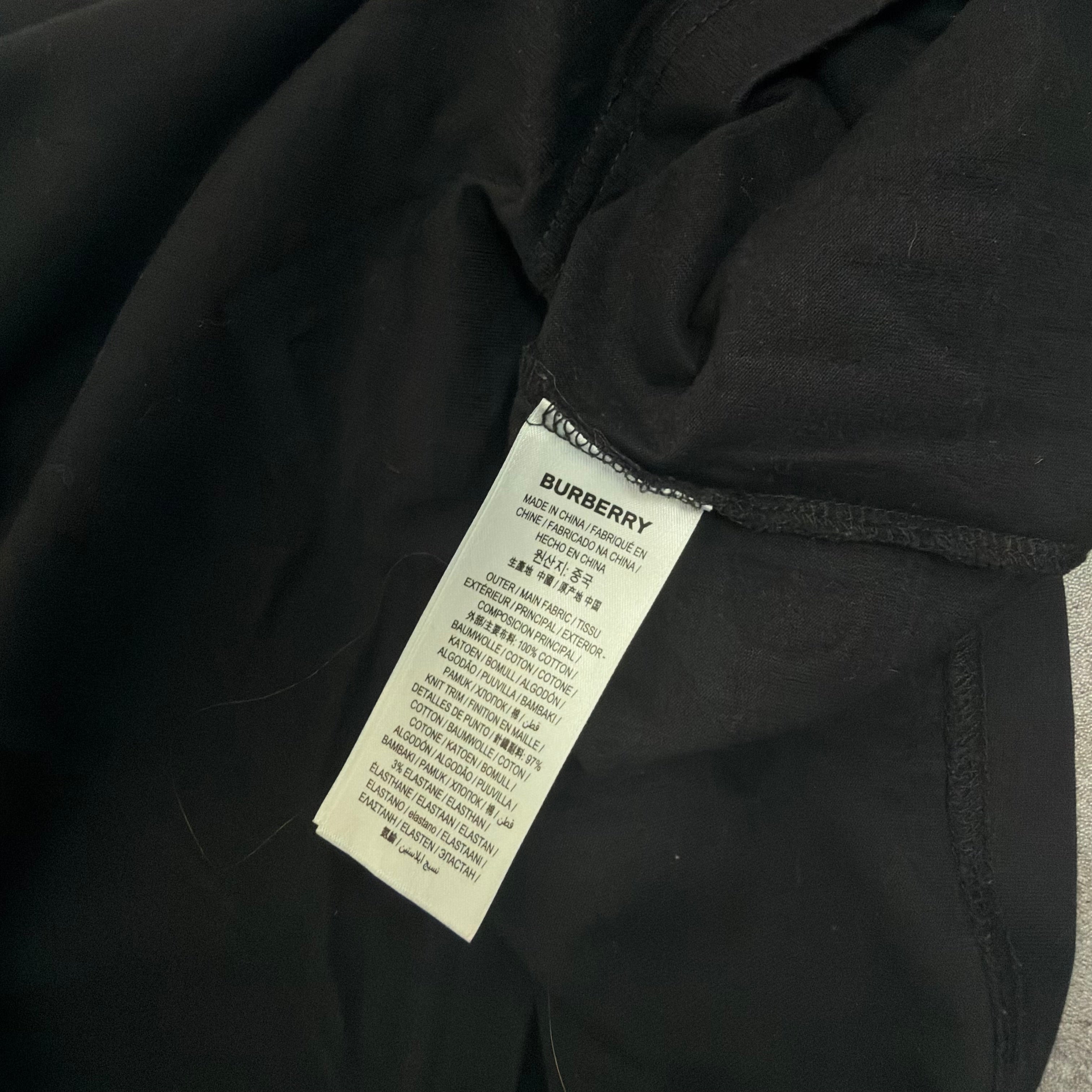Burberry Horseferry Black Print T-Shirt -  Medium 21.5’’
